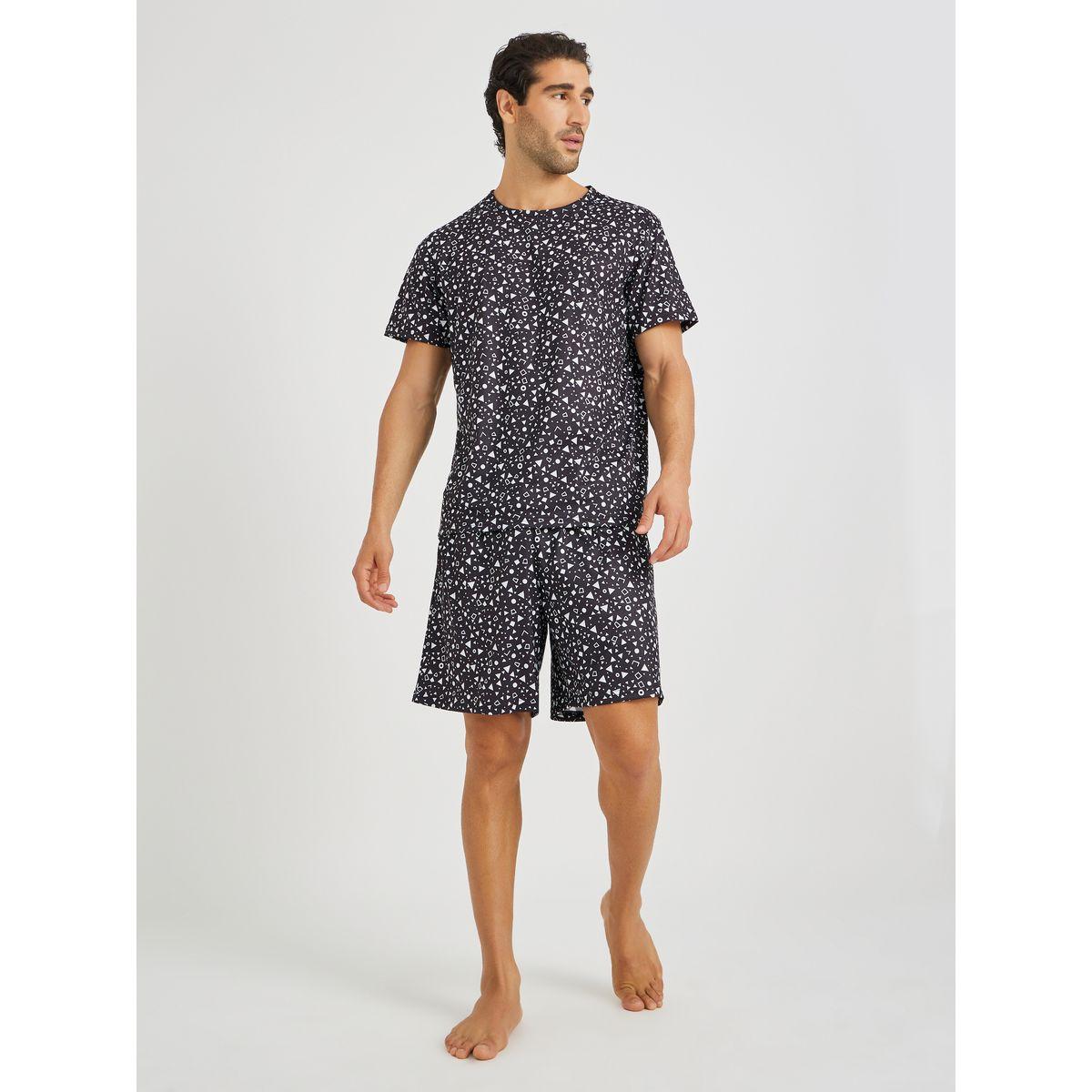 طقم بيجاما من وشورت وتيشيرت بطبعة كاملة-men-clothing-nightwear-sets-image-1