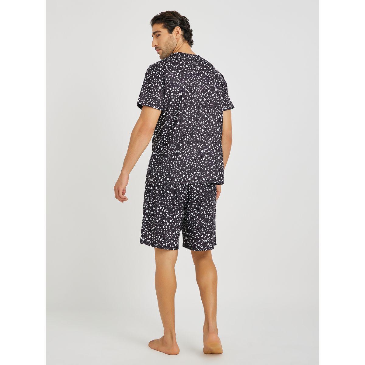 طقم بيجاما من وشورت وتيشيرت بطبعة كاملة-men-clothing-nightwear-sets-image-5