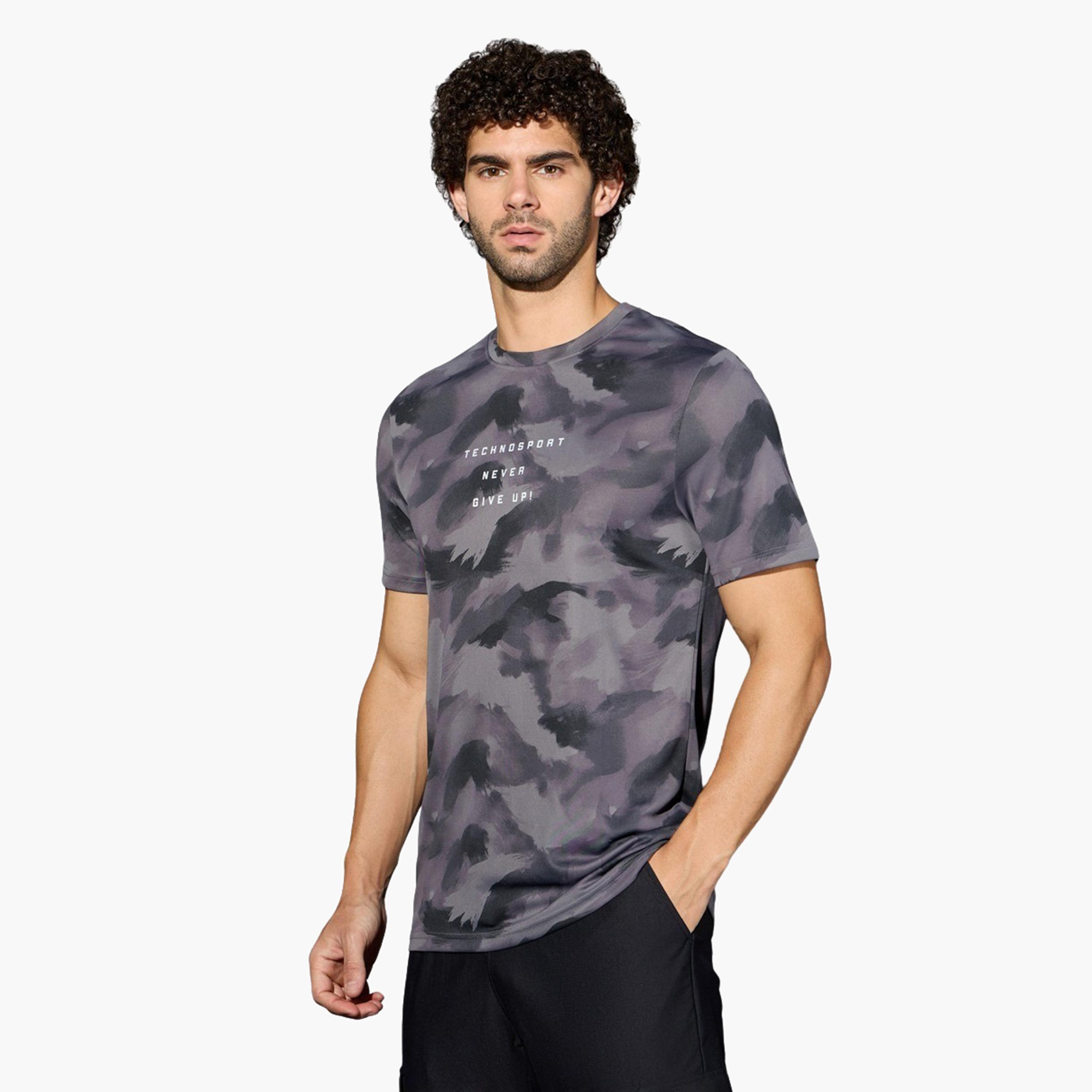 تكنوسبورت × ستايلي - تي شيرت رجالي جيشي بقصّة عادية ورقبة دائرية-men-clothing-sportswearandactivewear-tshirtsandpolos-image-1