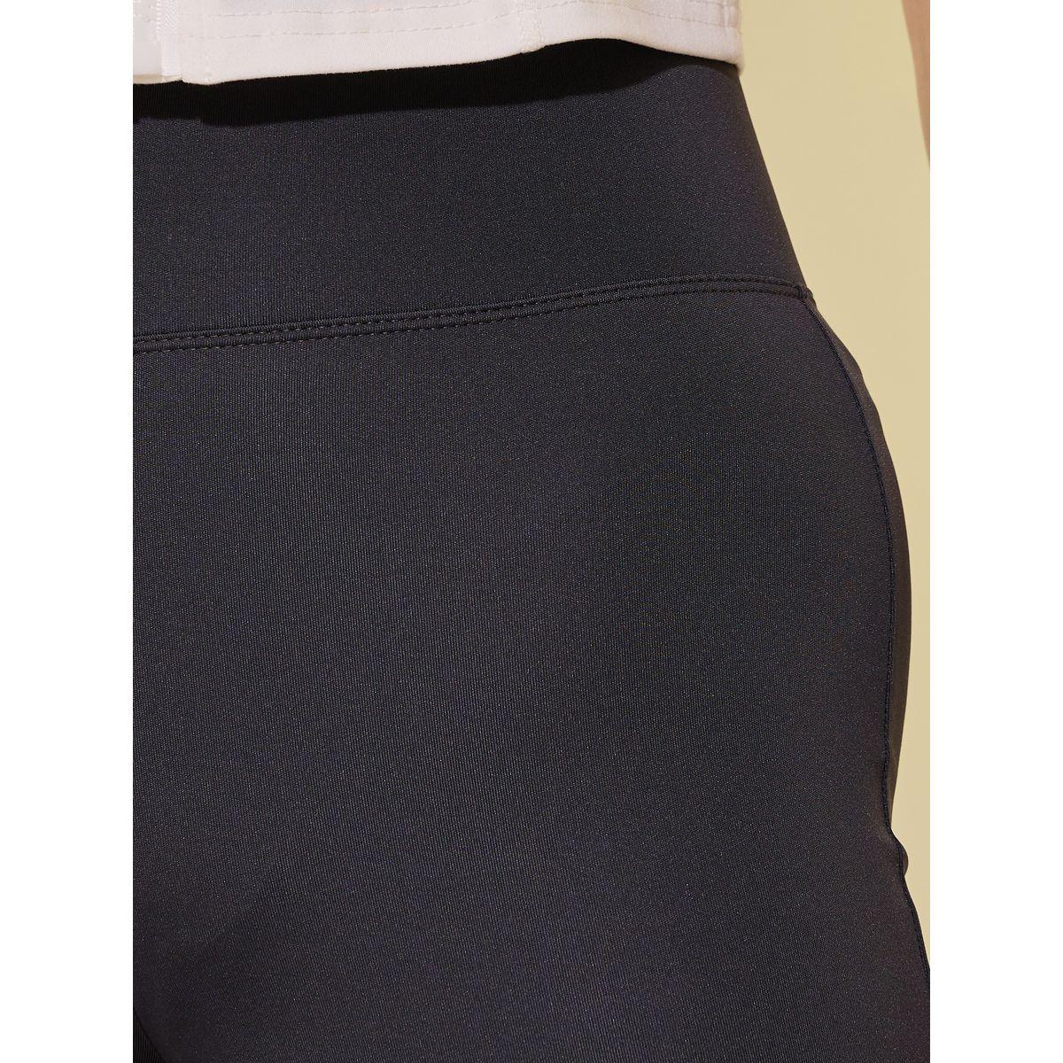 Styli Solid Wide Waistband Flared Leggings-women-clothing-bottoms-leggings-image-3