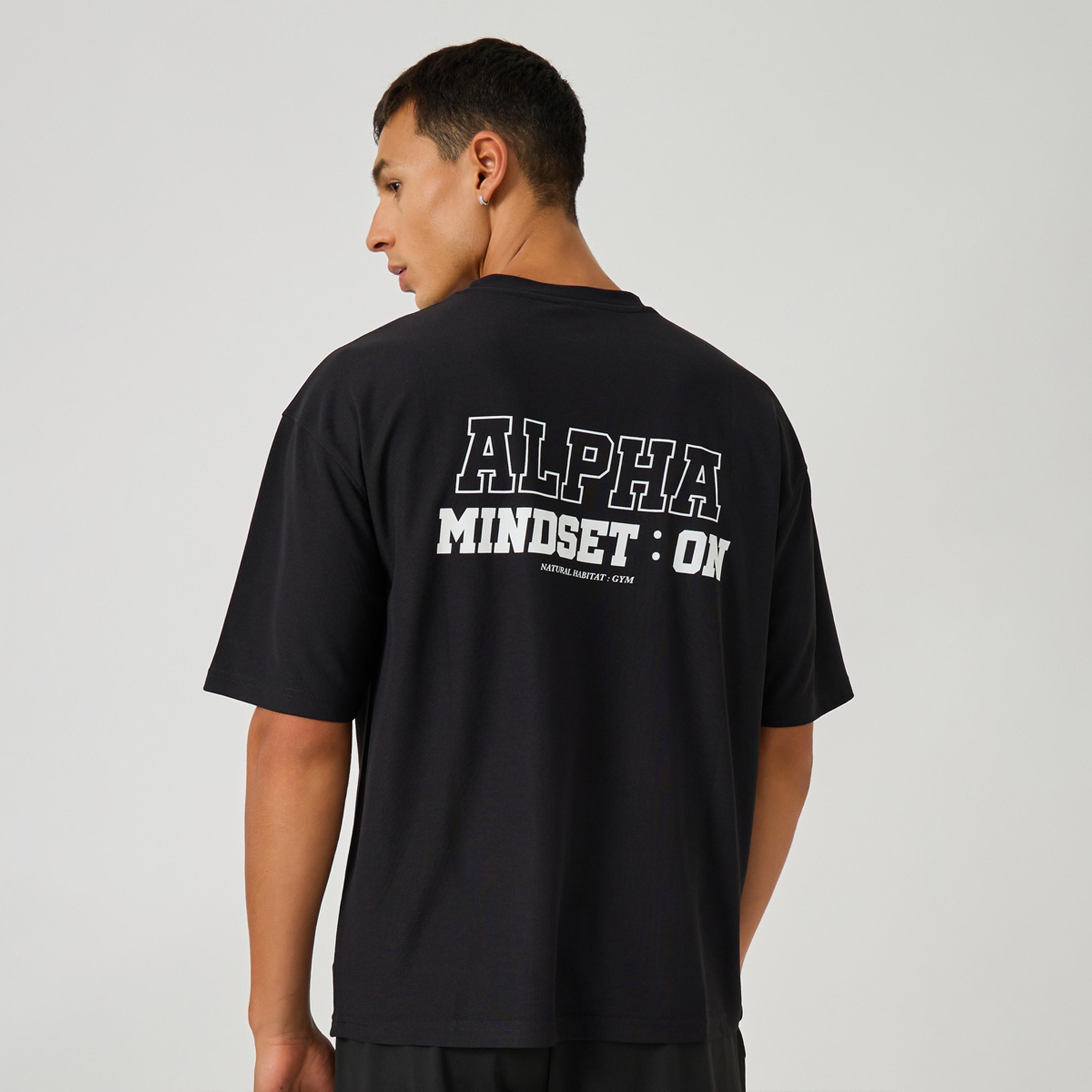 ستايلي - تي شيرت كبير الحجم من قماش بيكيه مايكرو بطبعة شعار-men-clothing-sportswearandactivewear-tshirtsandpolos-image-3