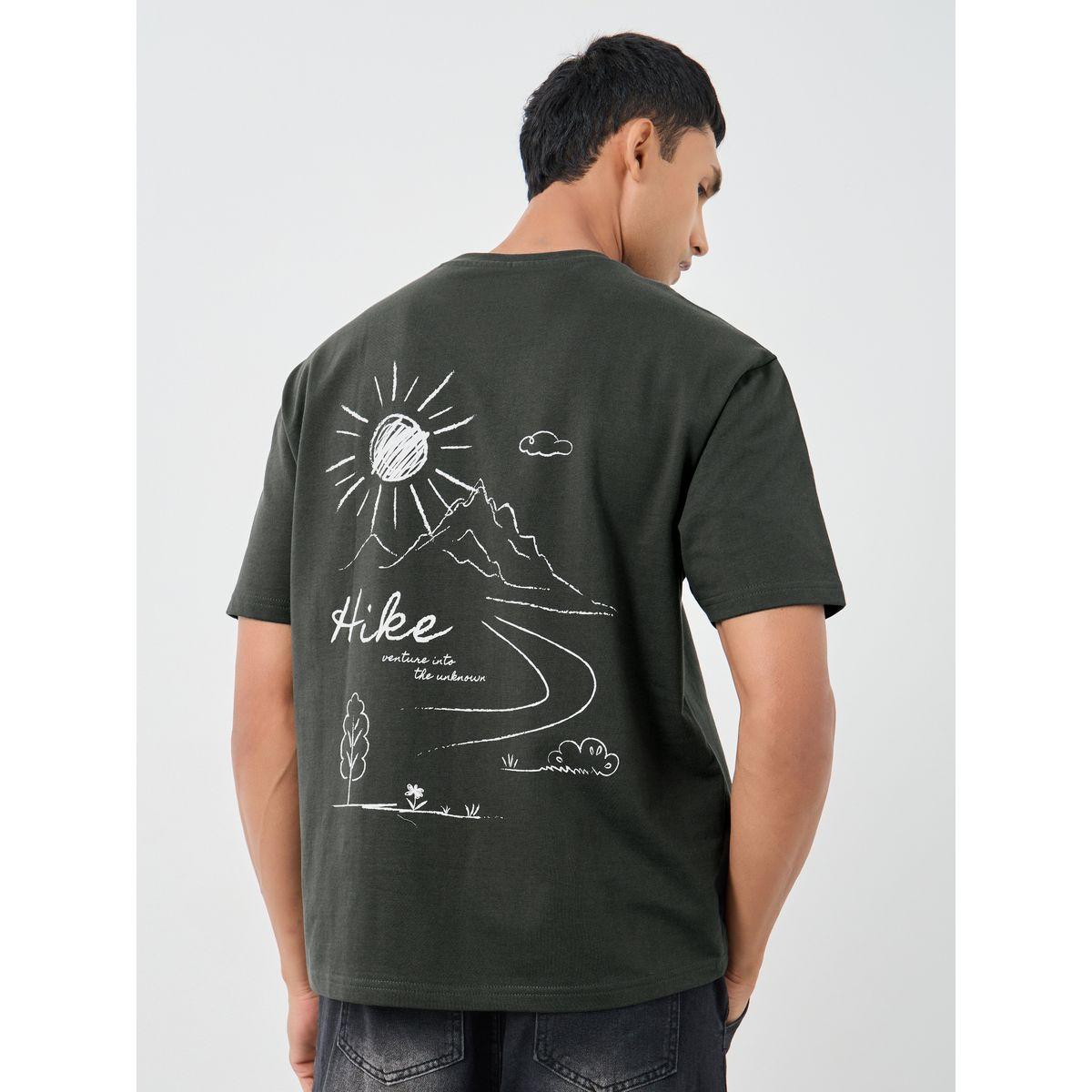 تيشيرت فضفاض بياقة دائرية وطبعة جرافيك-men-clothing-tshirtsandpolos-tshirts-image-1