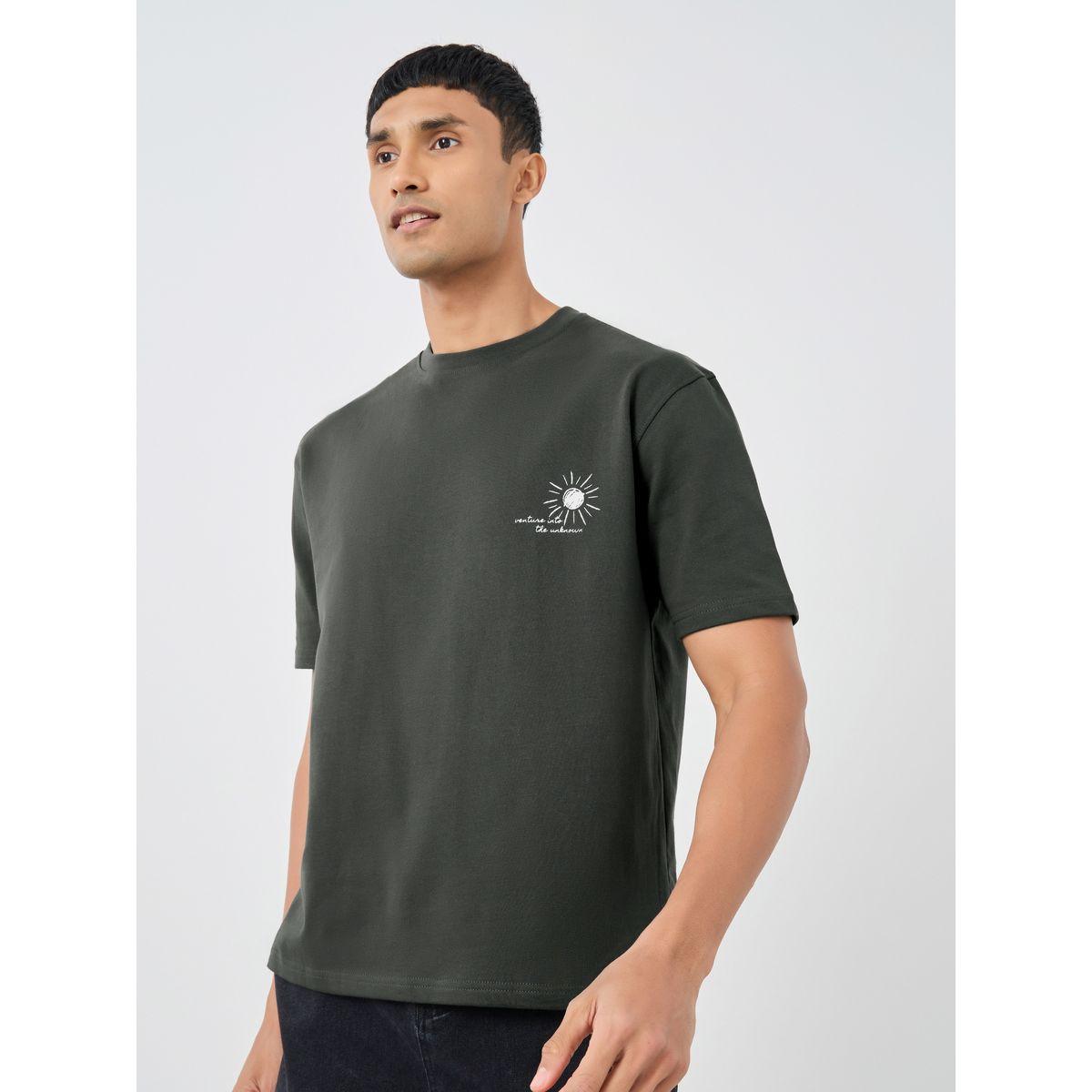 تيشيرت فضفاض بياقة دائرية وطبعة جرافيك-men-clothing-tshirtsandpolos-tshirts-image-3