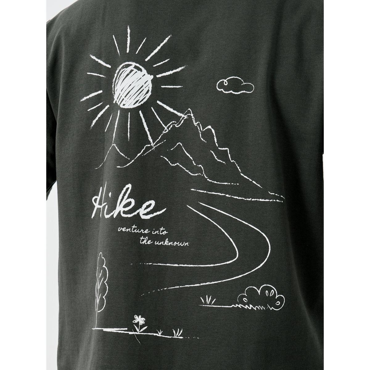 تيشيرت فضفاض بياقة دائرية وطبعة جرافيك-men-clothing-tshirtsandpolos-tshirts-image-5