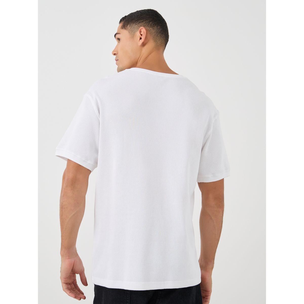 تيشيرت محبوك بنمط وافل مع ياقة بأزرار-men-clothing-tshirtsandpolos-polos-image-5