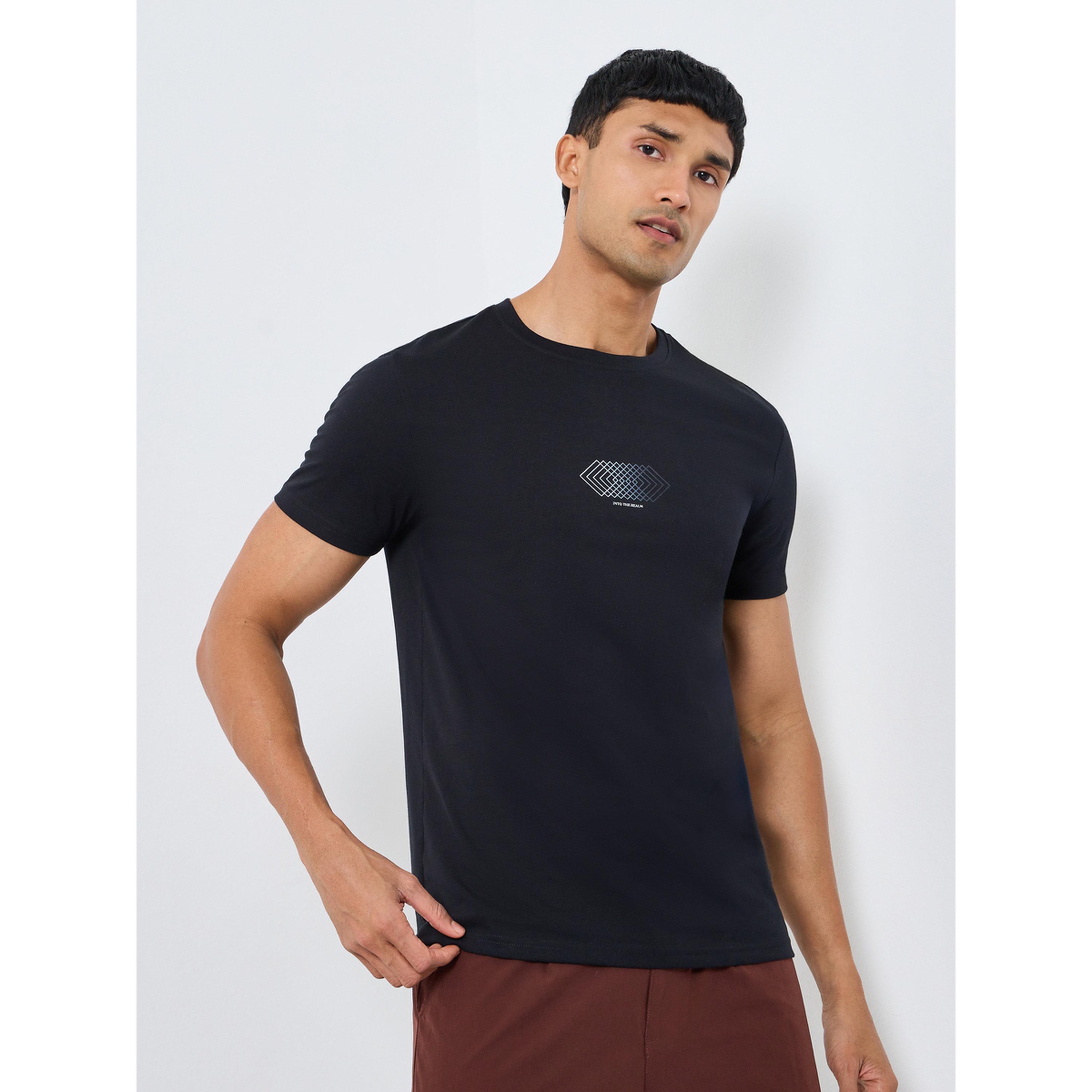 تيشيرت بياقة دائرية وطبعة جرافيك-men-clothing-tshirtsandpolos-tshirts-image-1