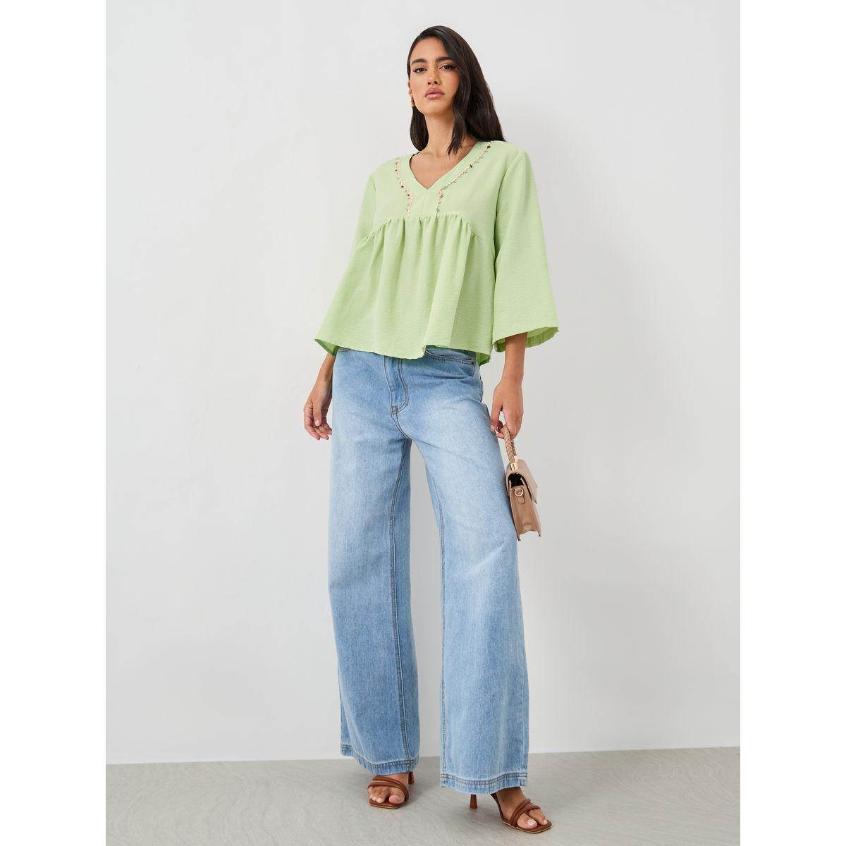بلوزة بيبلوم بتفاصيل دانتيل وأكمام منفوخة-women-clothing-shirtsandblouses-blouses-image-2