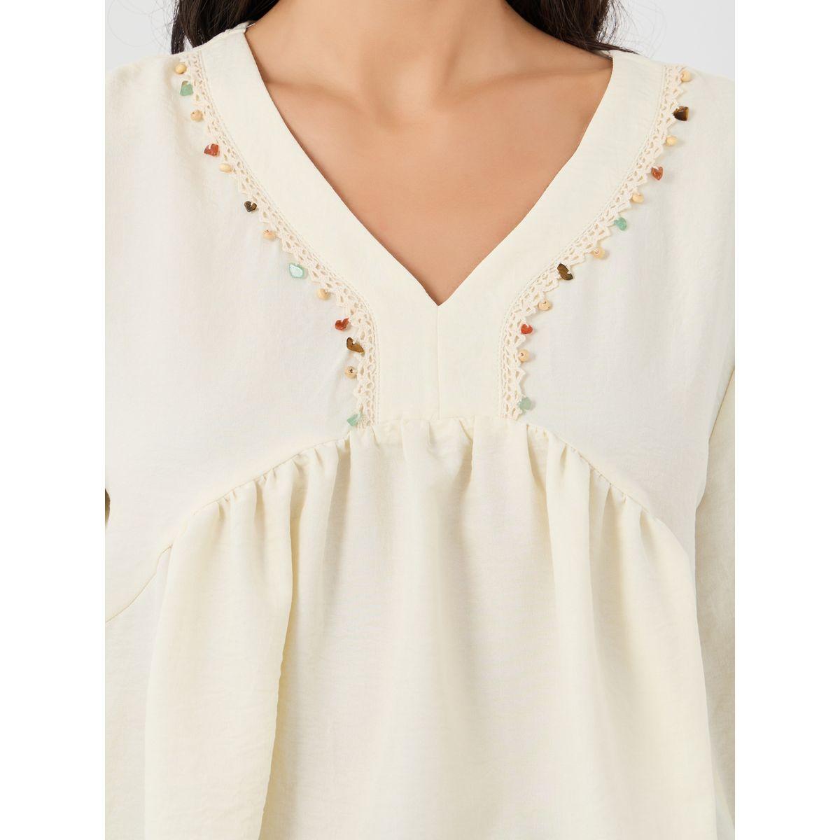بلوزة بيبلوم منمقة بتفاصيل دانتيل-women-clothing-shirtsandblouses-blouses-image-3