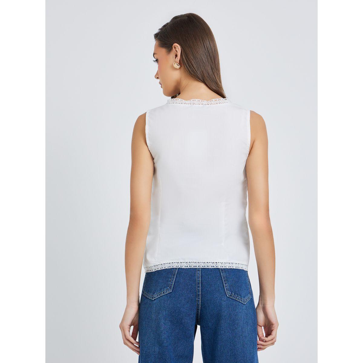 Styli Lace Trim Square Neck Buttoned Top-women-clothing-shirtsandblouses-blouses-image-5