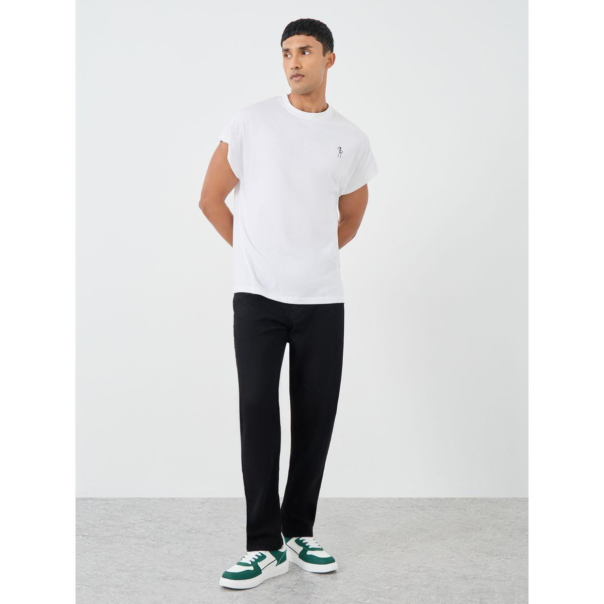 تيشيرت بياقة ضيقة وطبعة صغيرة-men-clothing-tshirtsandpolos-tshirts-image-2