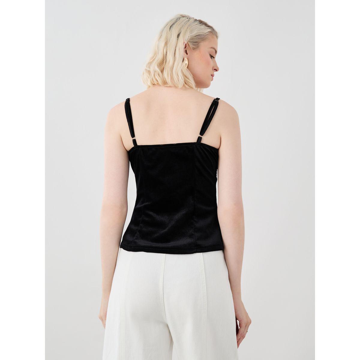 بلوزة كامي سادة مخمل بتفاصيل دانتيل-women-clothing-tshirts-image-4