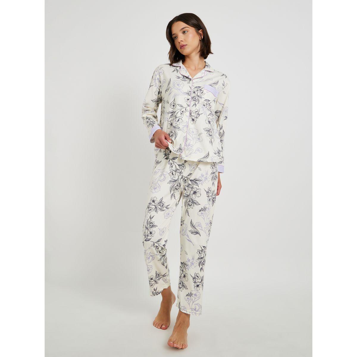 طقم بيجاما من بنطال وبلوزة بطبعة زهور-women-clothing-nightwear-pyjamas-longsets-image-1