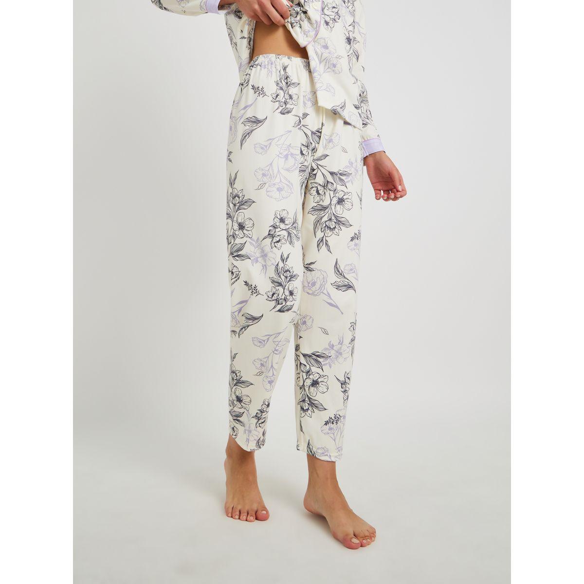 طقم بيجاما من بنطال وبلوزة بطبعة زهور-women-clothing-nightwear-pyjamas-longsets-image-5