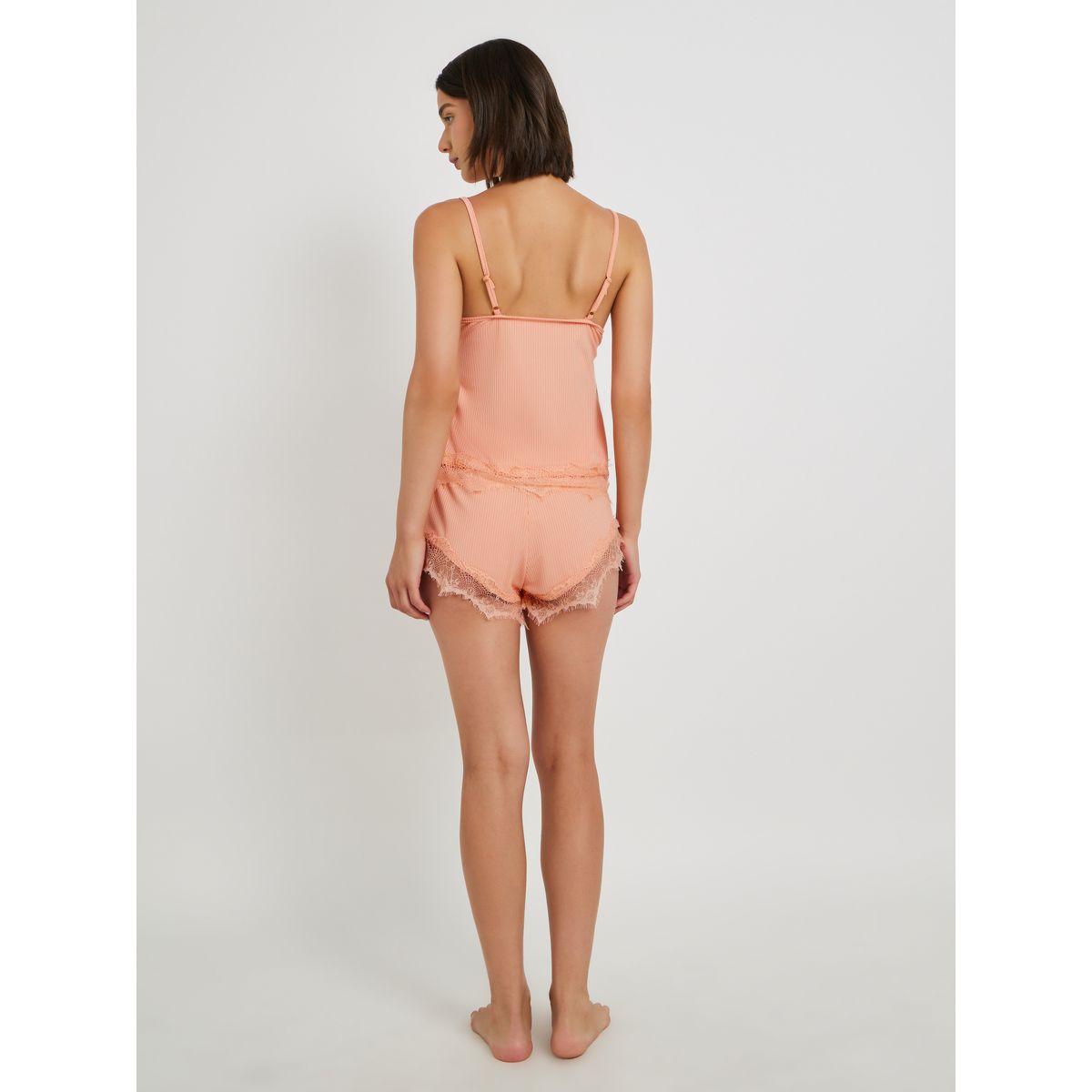 طقم بيجاما من شورت وبلوزة كامي بتفاصيل دانتيل-women-clothing-nightwear-pyjamas-shortsets-image-4