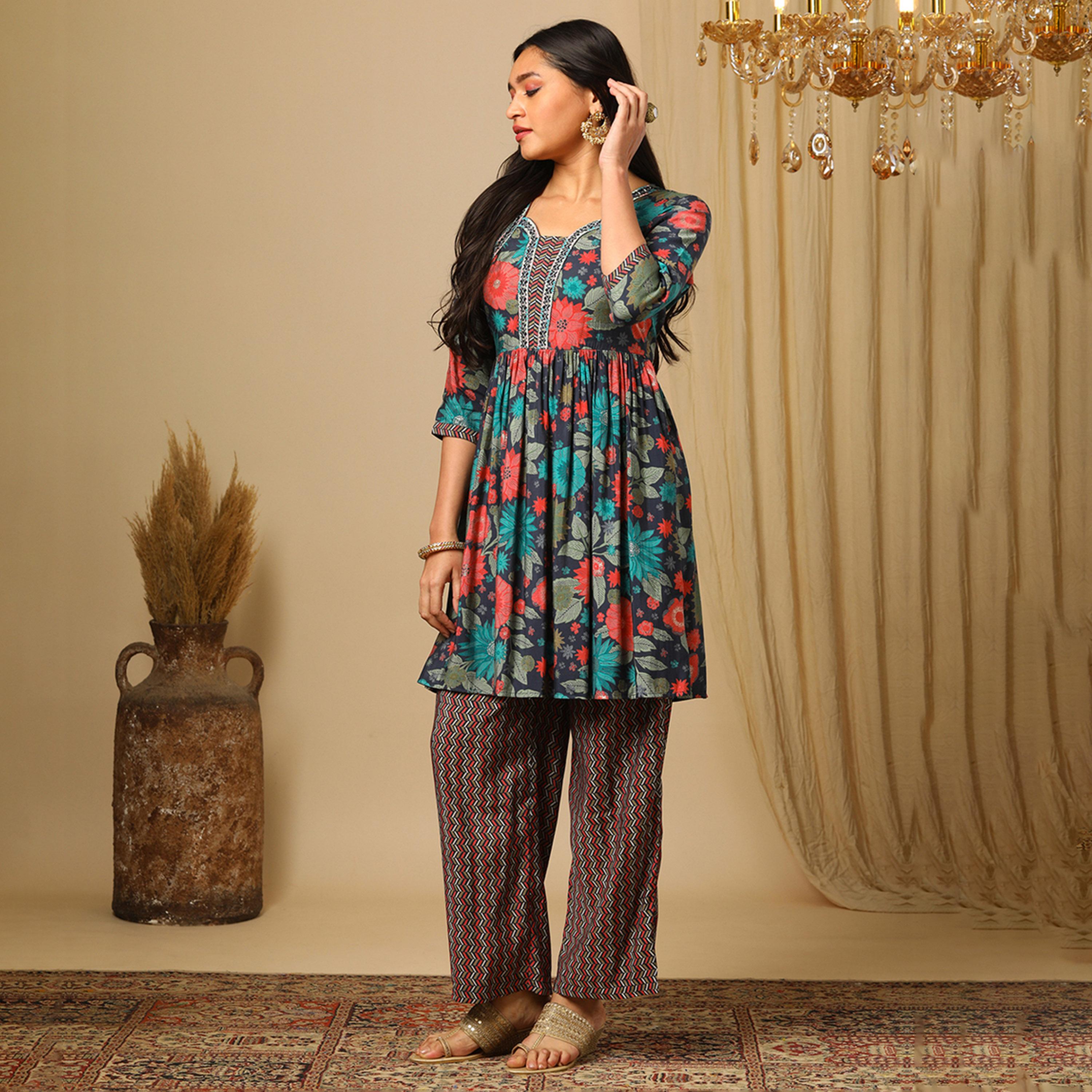 Globus X Styli All-Over Floral Print Embroidered Tunic And Elasticated Chevron Print Trouser Co-Ords-women-clothing-coordsets-image-2