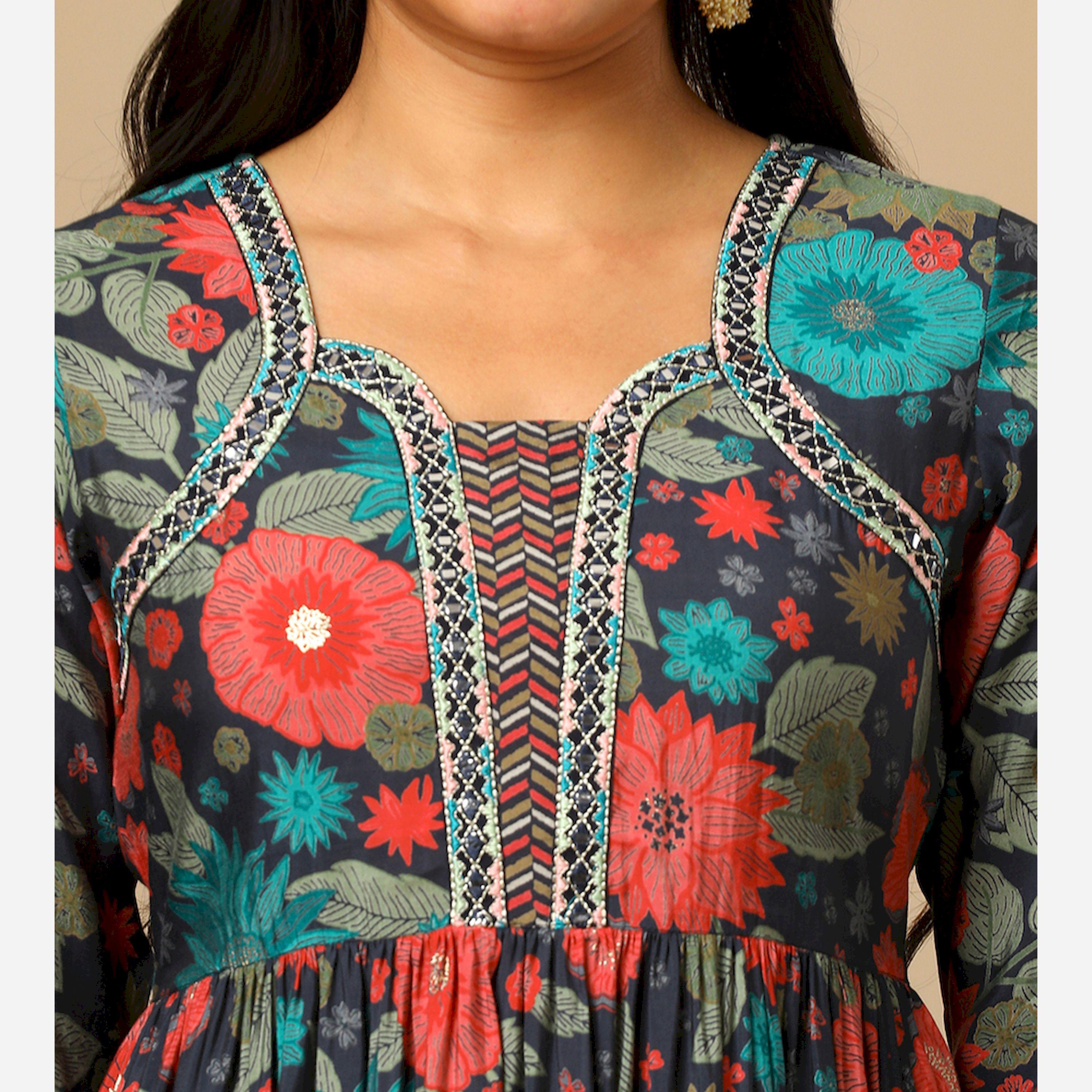 Globus X Styli All-Over Floral Print Embroidered Tunic And Elasticated Chevron Print Trouser Co-Ords-women-clothing-coordsets-image-4