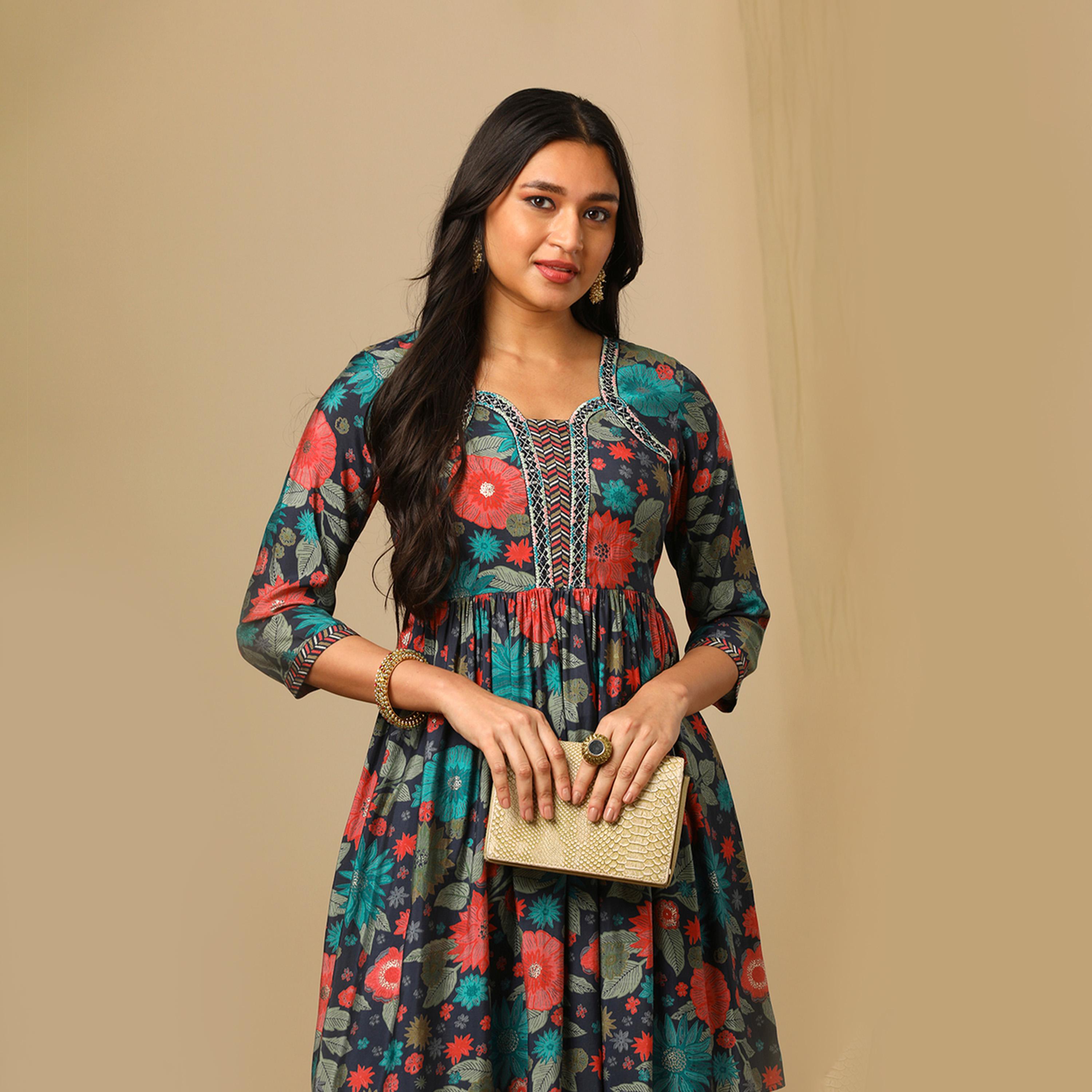 Globus X Styli All-Over Floral Print Embroidered Tunic And Elasticated Chevron Print Trouser Co-Ords-women-clothing-coordsets-image-6