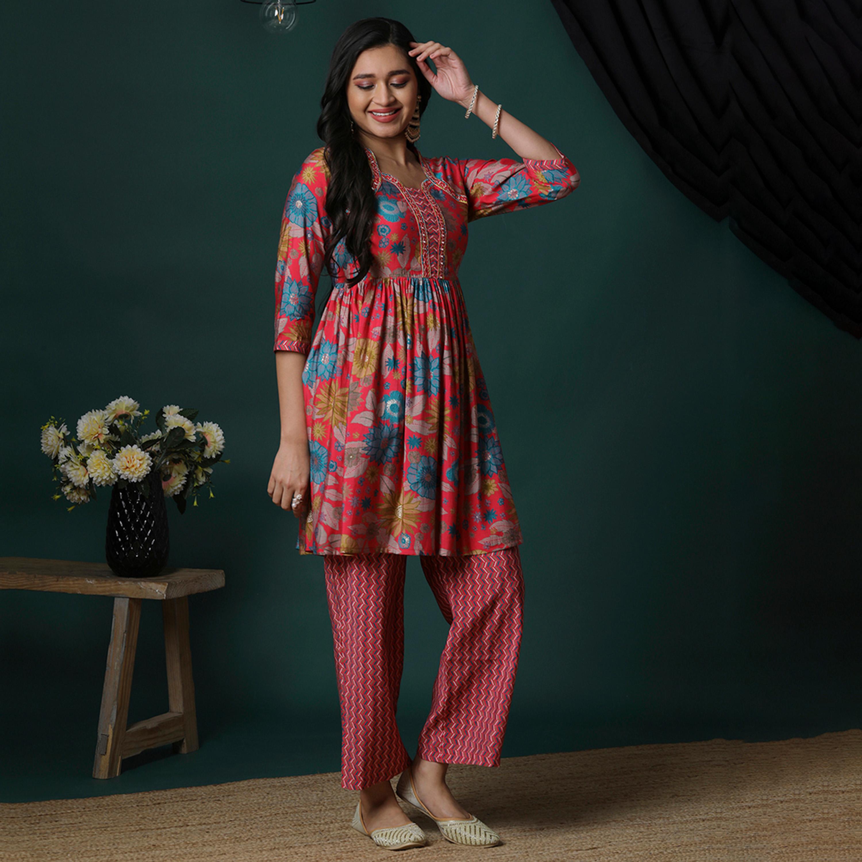 غلوبوس × ستايلي - طقم تونيك ببلوم مورّد مع بنطال بطبعة شيفرون-women-clothing-coordsets-image-1