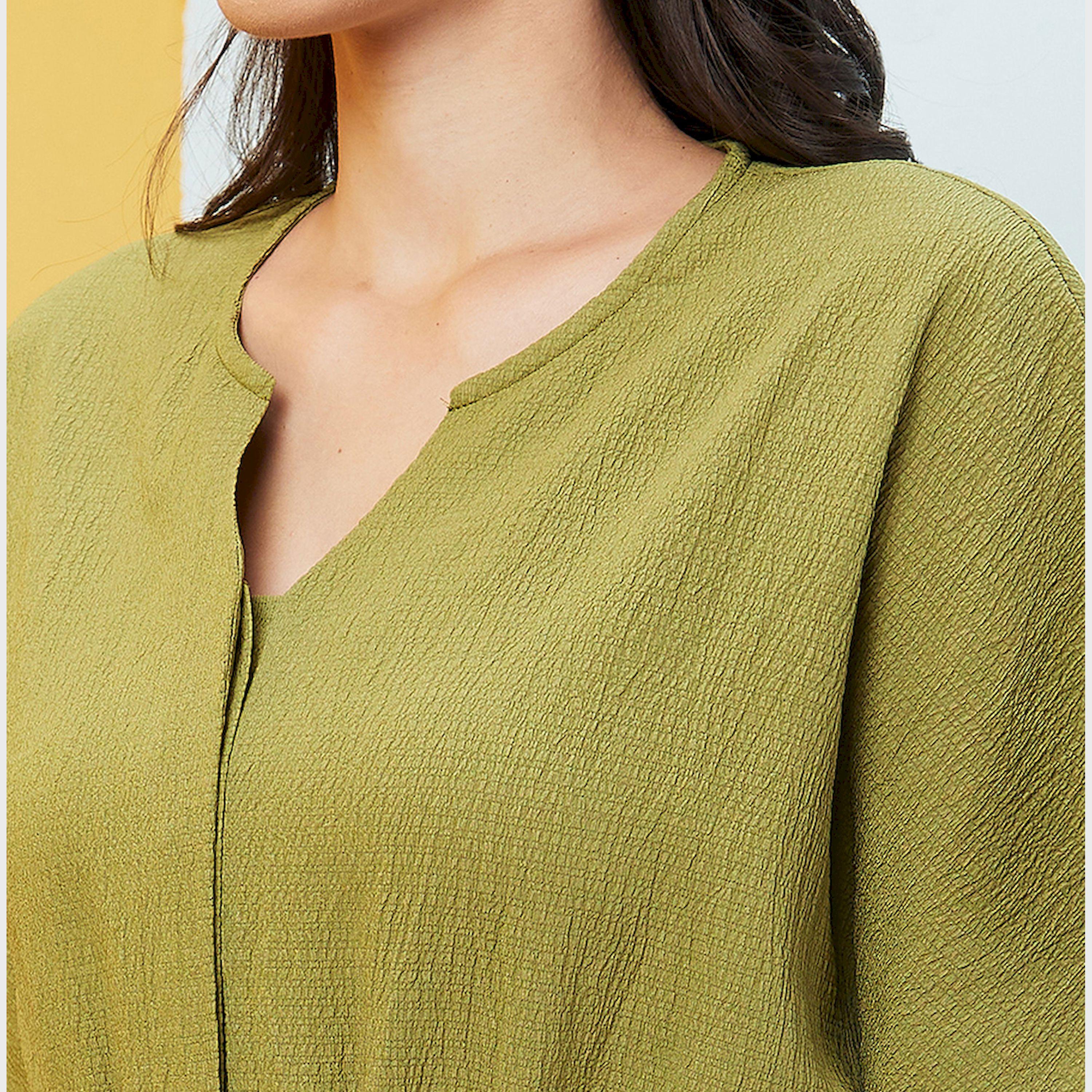 Globus X Styli Globus Women Green Solid V-Neck Drop Shoulder Waist Tie-Up Jumpsuit-women-clothing-jumpsuits-image-4