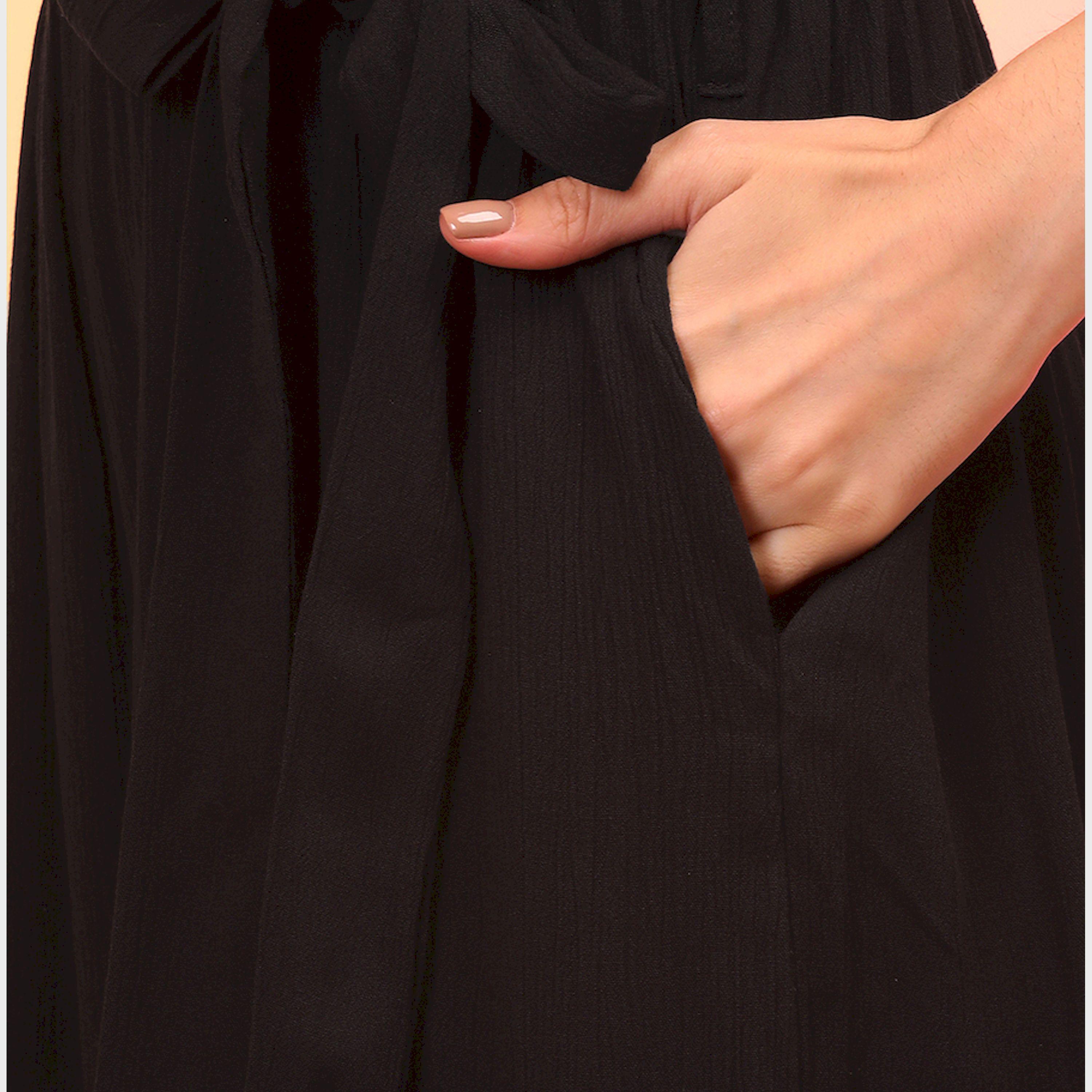 غلوبوس × ستايلي - جمبسوت نسائي أسود برباط على الخصر وفتحة رقبة على شكل V غلوبوس-women-clothing-jumpsuits-image-5