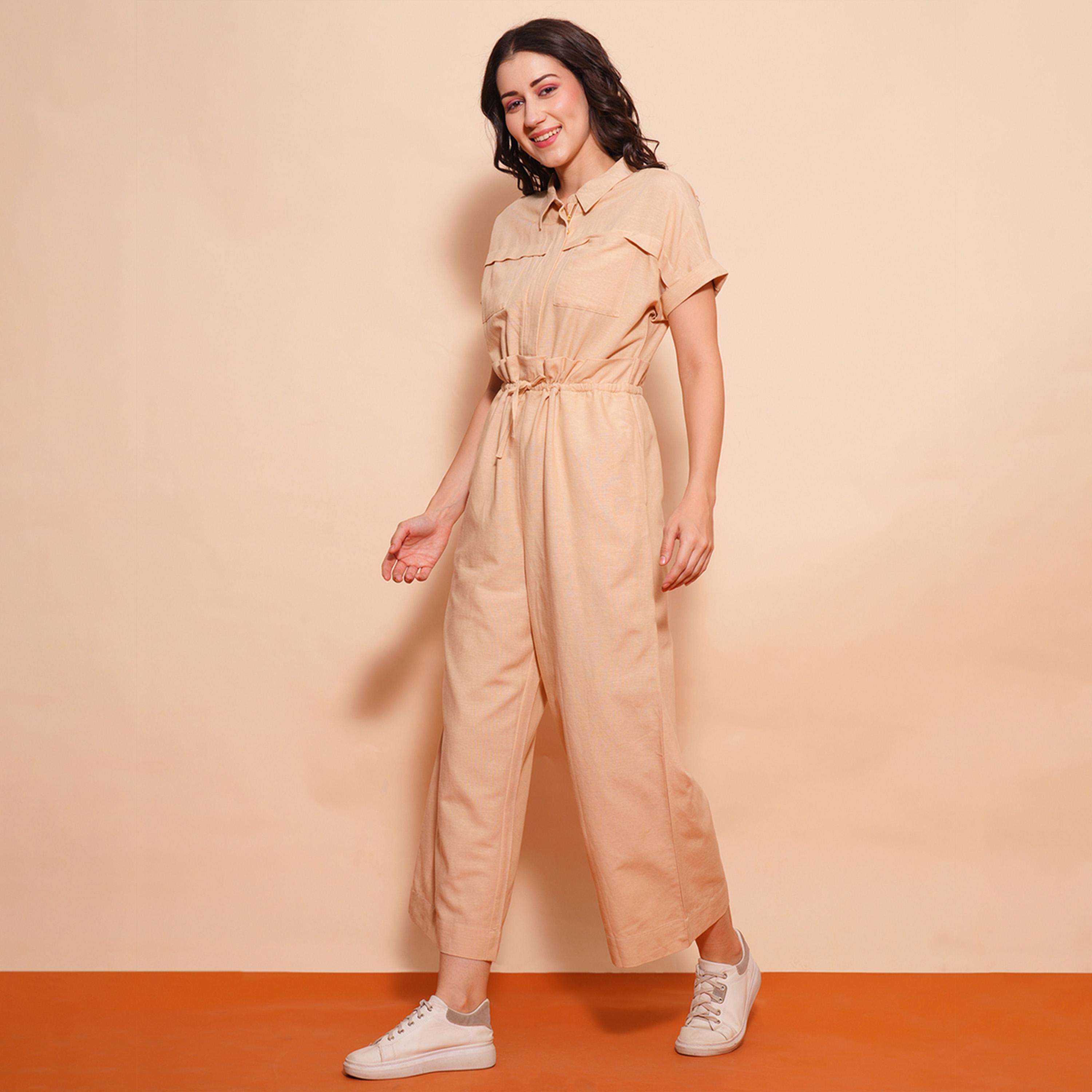 غلوبوس × ستايلي - جمبسوت سادة بياقة واسعة ورباط على الخصر وجيوب شحن وساق واسعة-women-clothing-jumpsuits-image-2