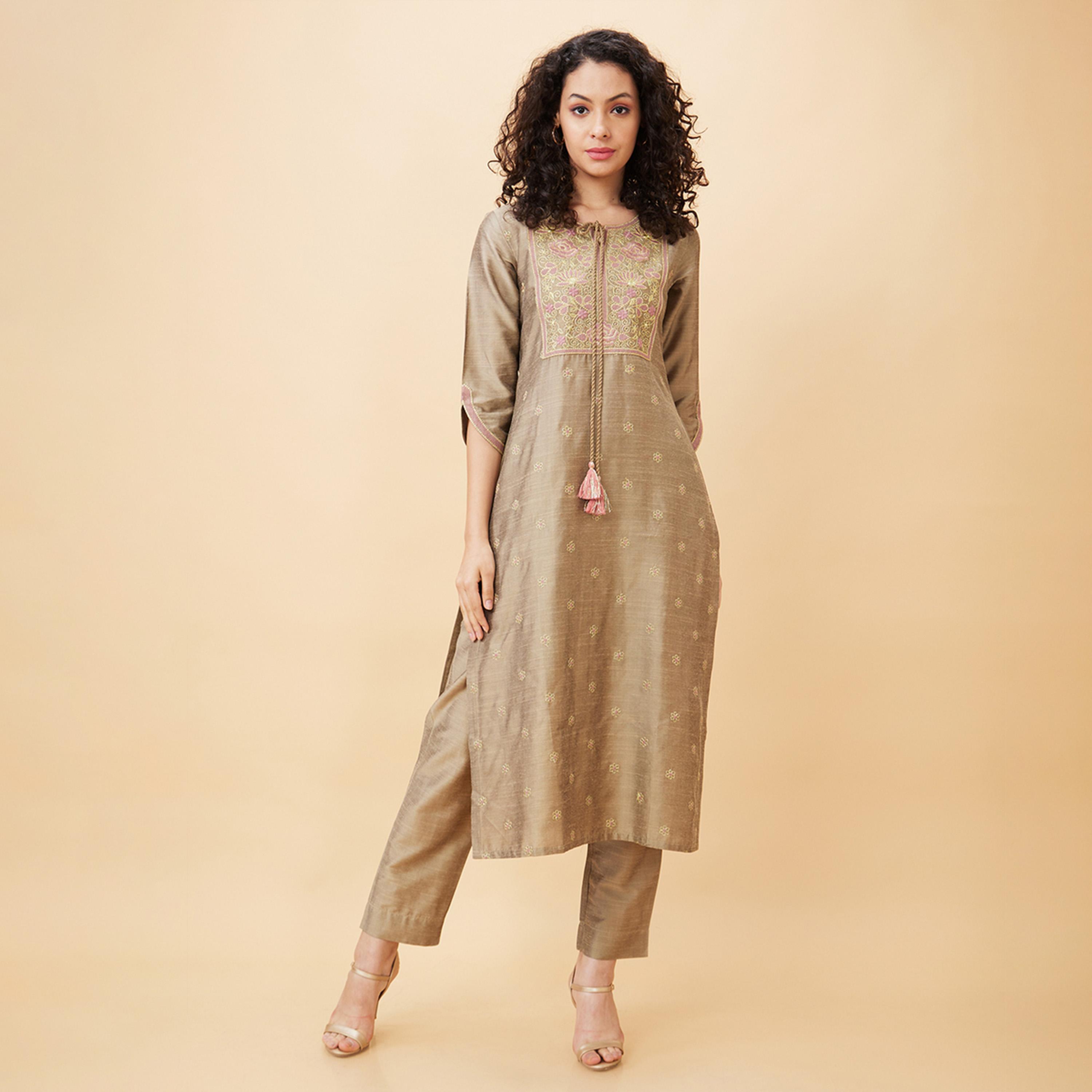 Globus X Styli Embroidered Straight Kurta With Trouser Set-women-clothing-ethnicwear-kurtasets-image-2