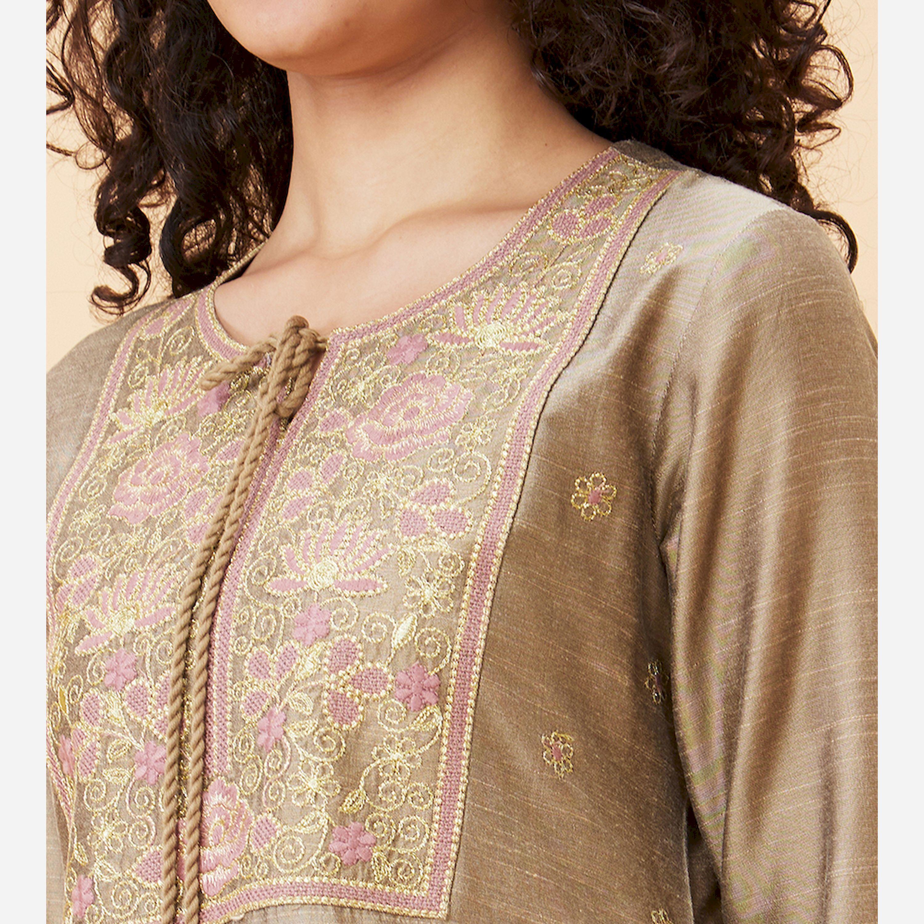 Globus X Styli Embroidered Straight Kurta With Trouser Set-women-clothing-ethnicwear-kurtasets-image-5