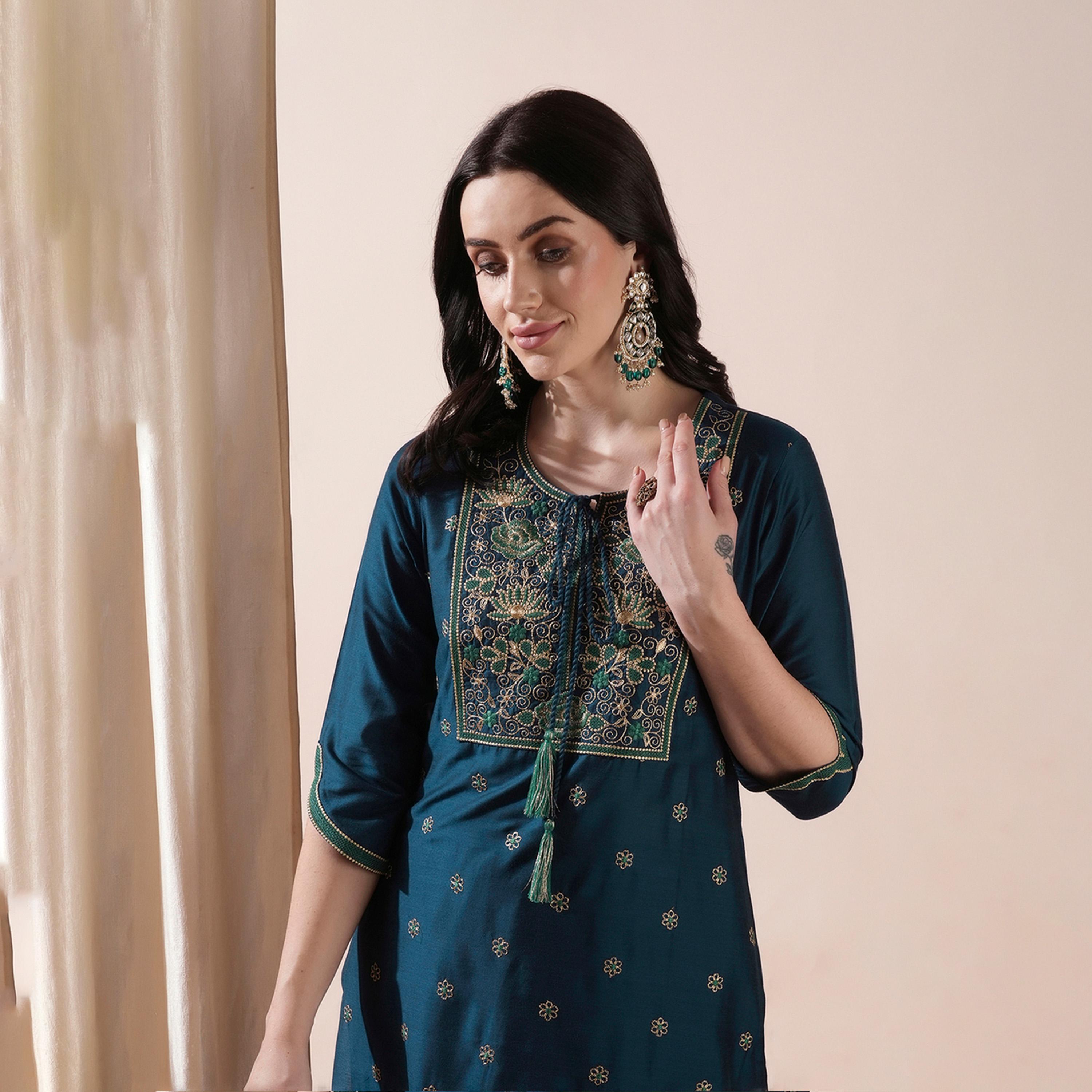 غلوبوس × ستايلي - طقم كورتا مستقيمة مطرزة برباط وشراشيب مع بنطال-women-clothing-ethnicwear-kurtasets-image-6