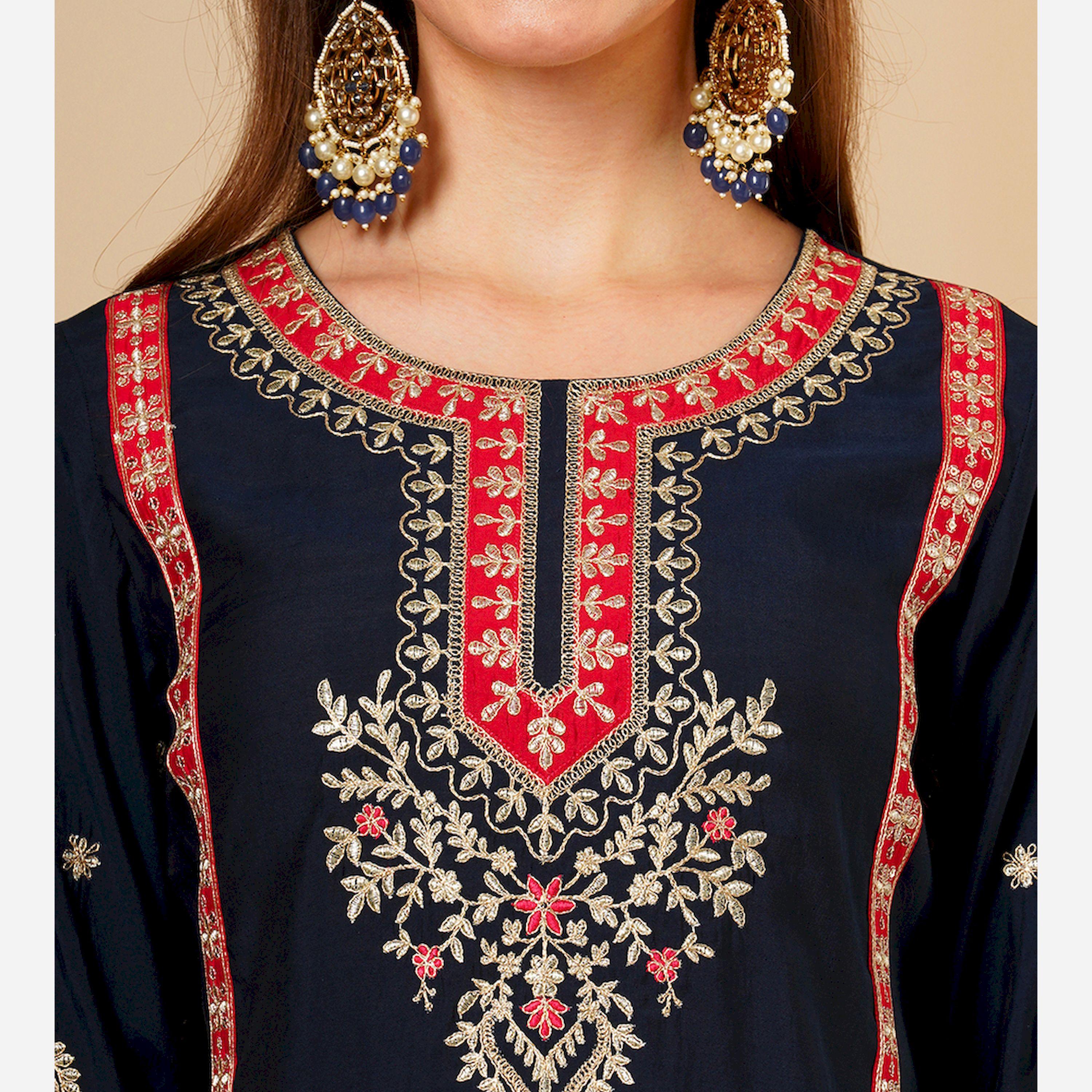 غلوبوس × ستايلي - طقم كورتا مستقيم مطرز دانتيل مع بنطال ووشاح دوباتا-women-clothing-ethnicwear-bottoms-pants-image-4