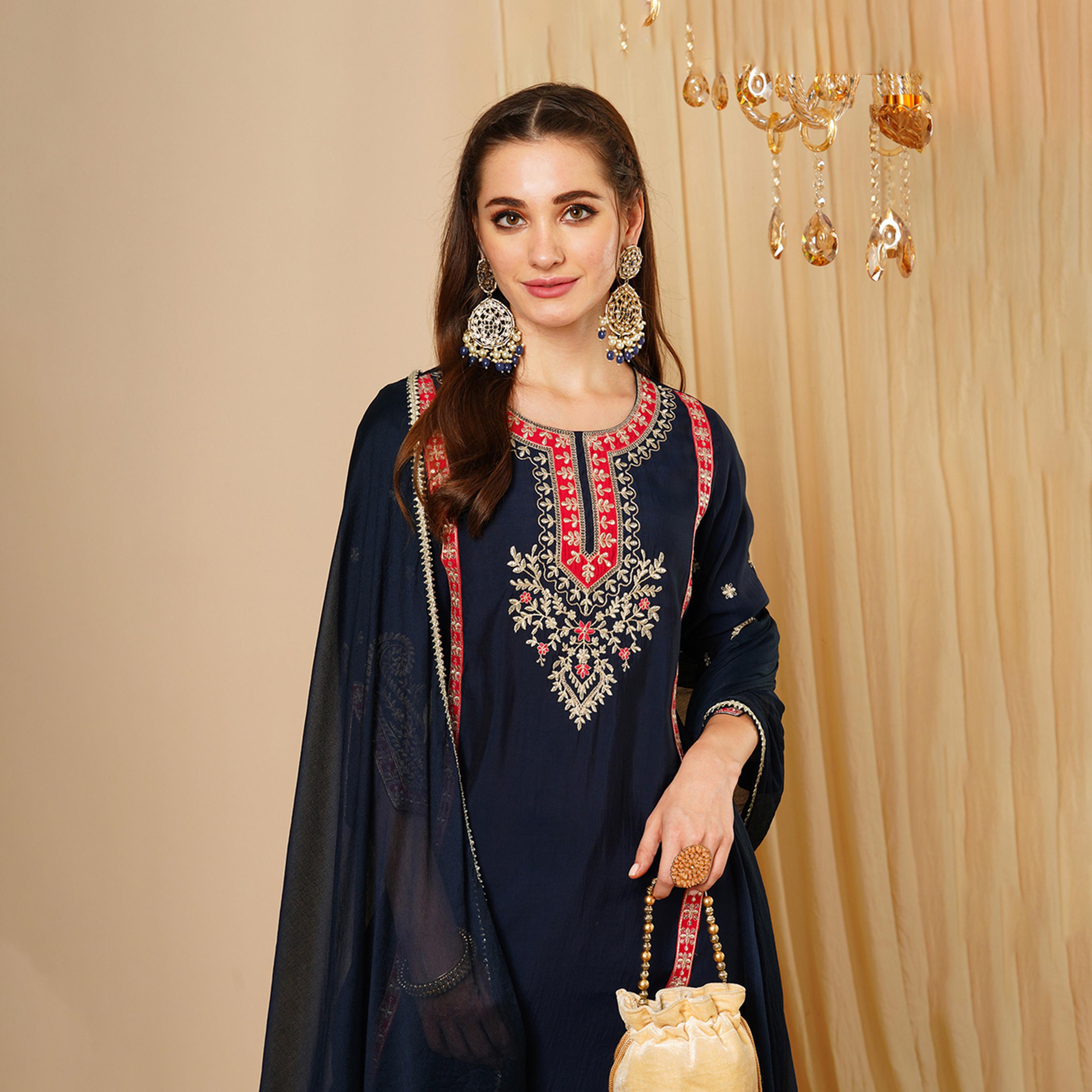 غلوبوس × ستايلي - طقم كورتا مستقيم مطرز دانتيل مع بنطال ووشاح دوباتا-women-clothing-ethnicwear-bottoms-pants-image-7