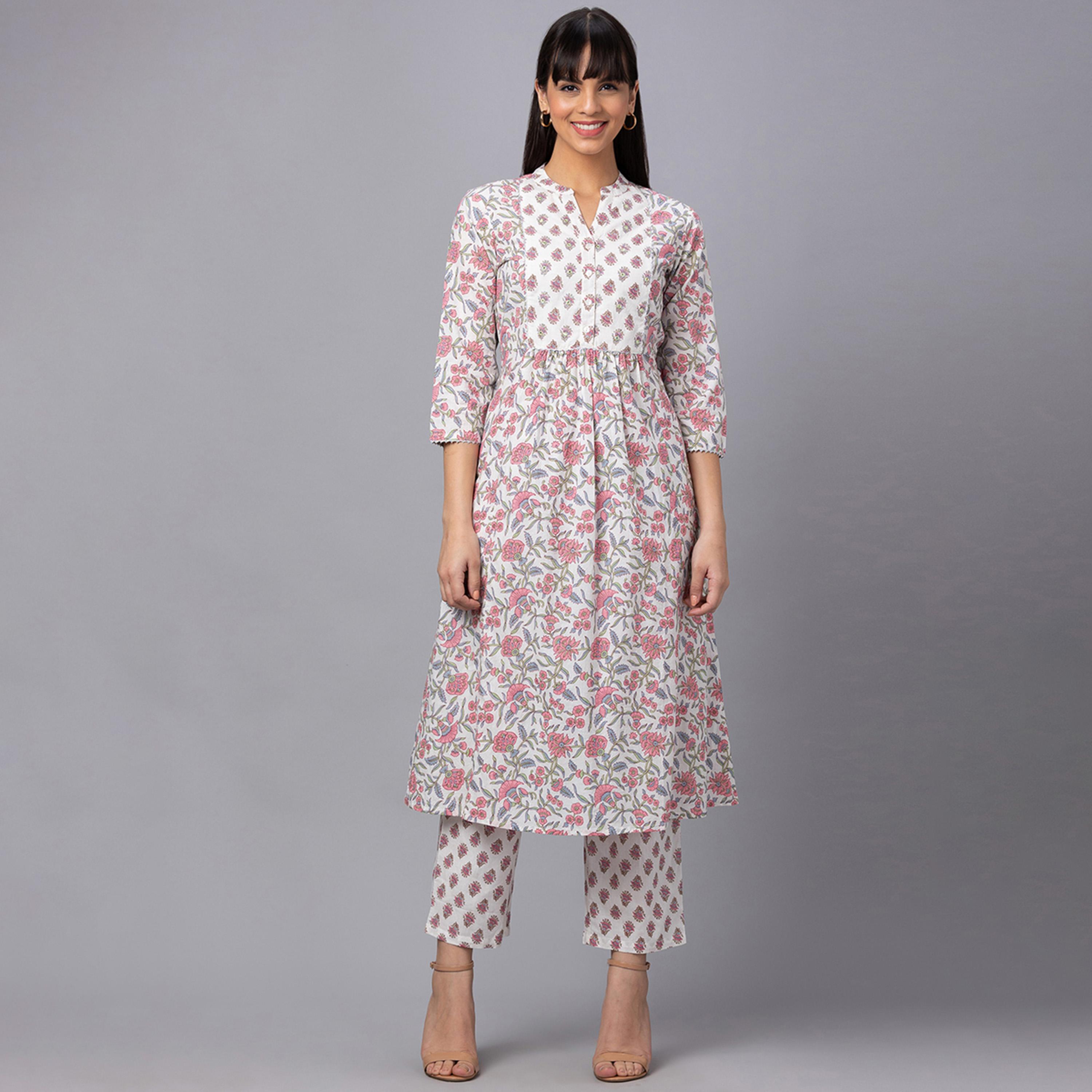 Globus X Styli Globus Women Ivory Mandarin Collar Printed Panelled Kurta Set With Trouser-women-clothing-ethnicwear-kurtasets-image-2