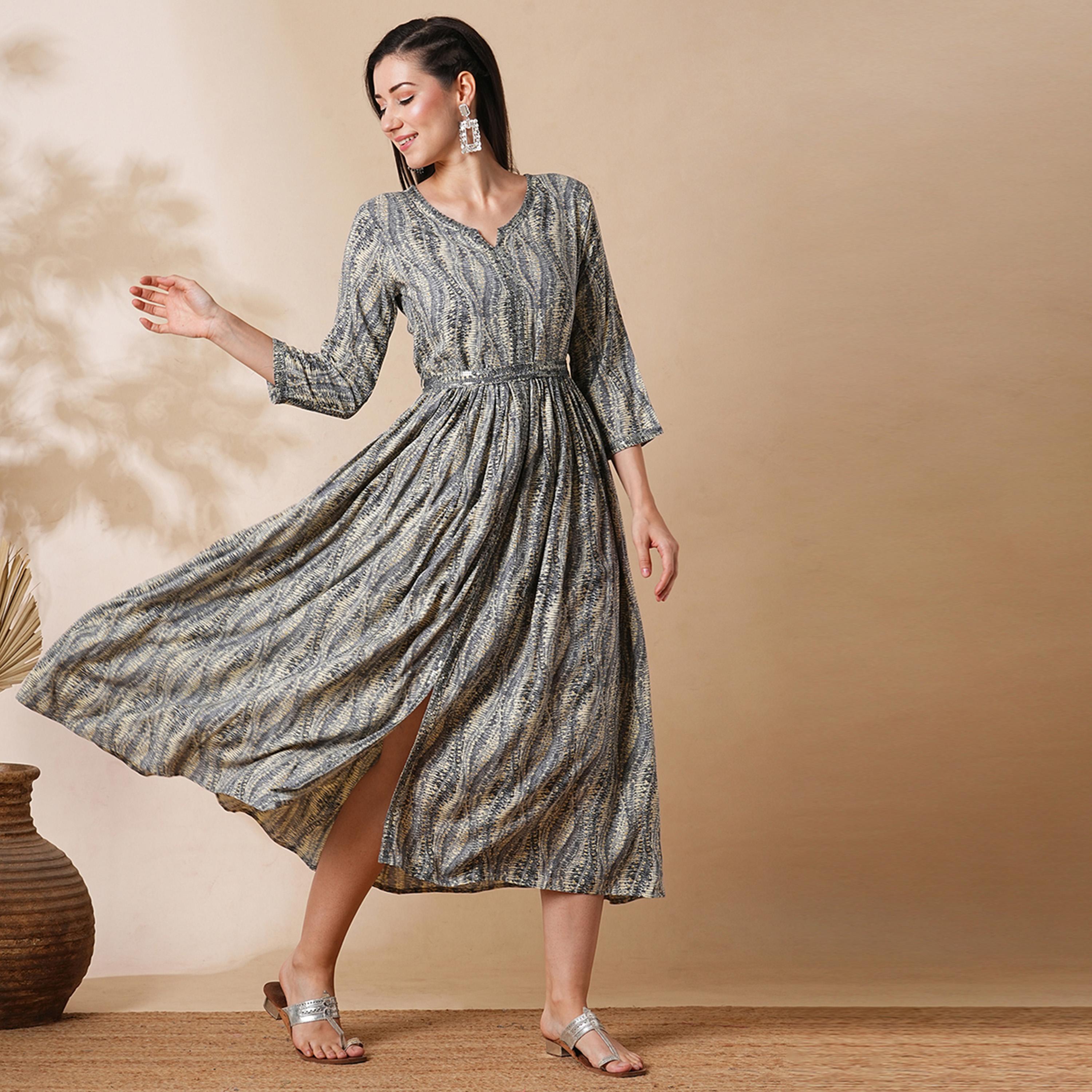 غلوبوس × ستايلي - فستان ميدي مطرز بفتحة أمامية وفتحة رقبة على شكل حرف A مع حزام-women-clothing-dresses-image-2