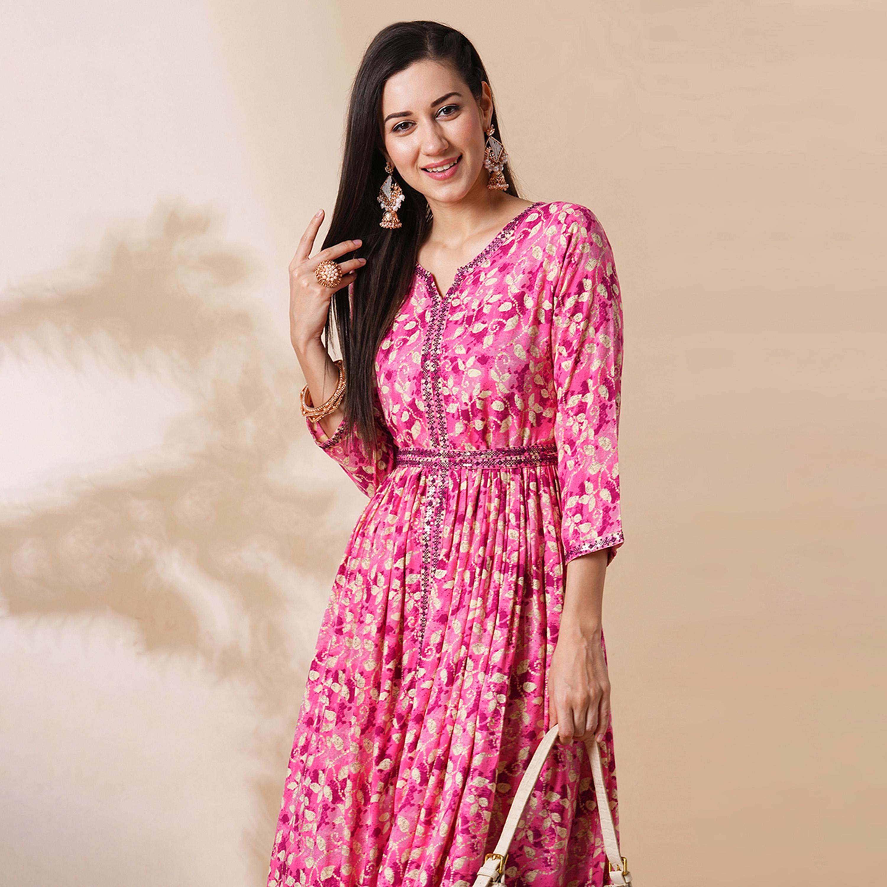 غلوبوس × ستايلي - فستان ميدي مطرز بفتحة أمامية وفتحة رقبة على شكل حرف A مع حزام-women-clothing-dresses-image-5