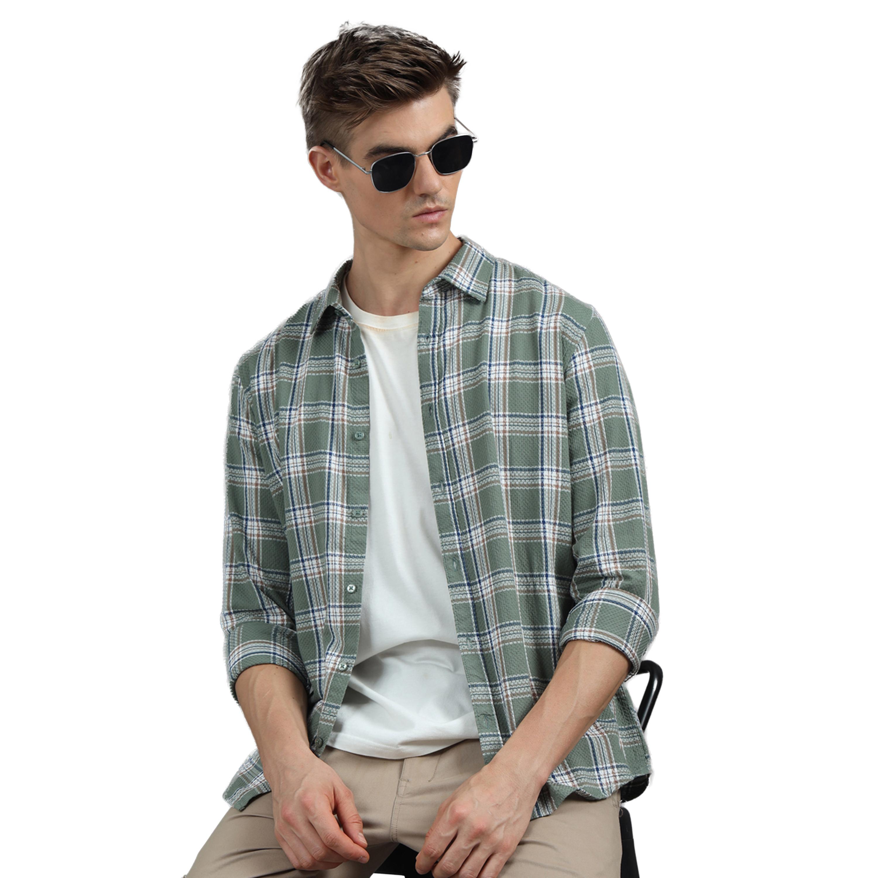 بوشيرت × ستايلي-  قميص ياقة منتشرة ومربعات قصّة عادية-men-clothing-shirts-image-1