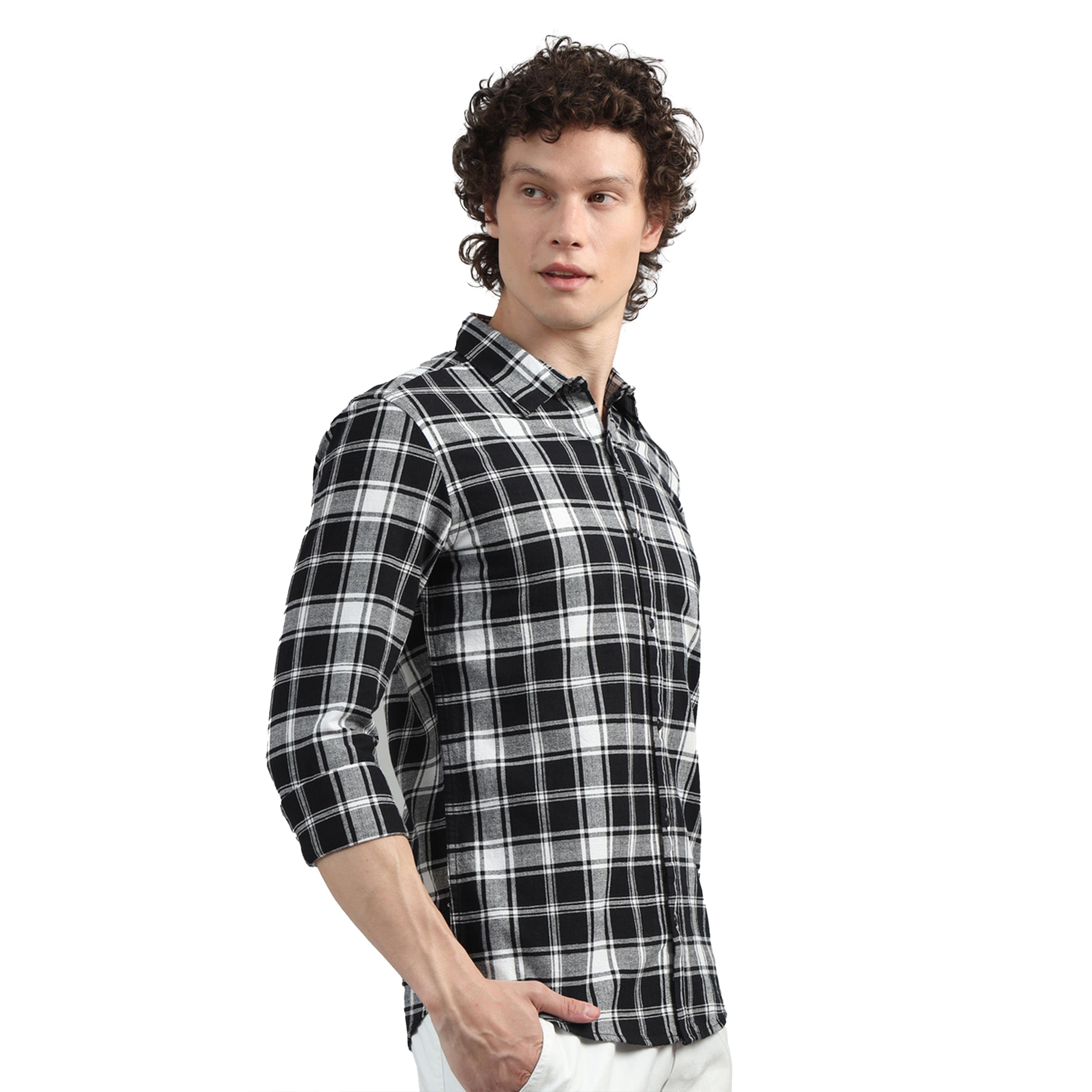 بوشيرت × ستايلي-  قميص ياقة منتشرة ومربعات قصّة عادية-men-clothing-shirts-image-3