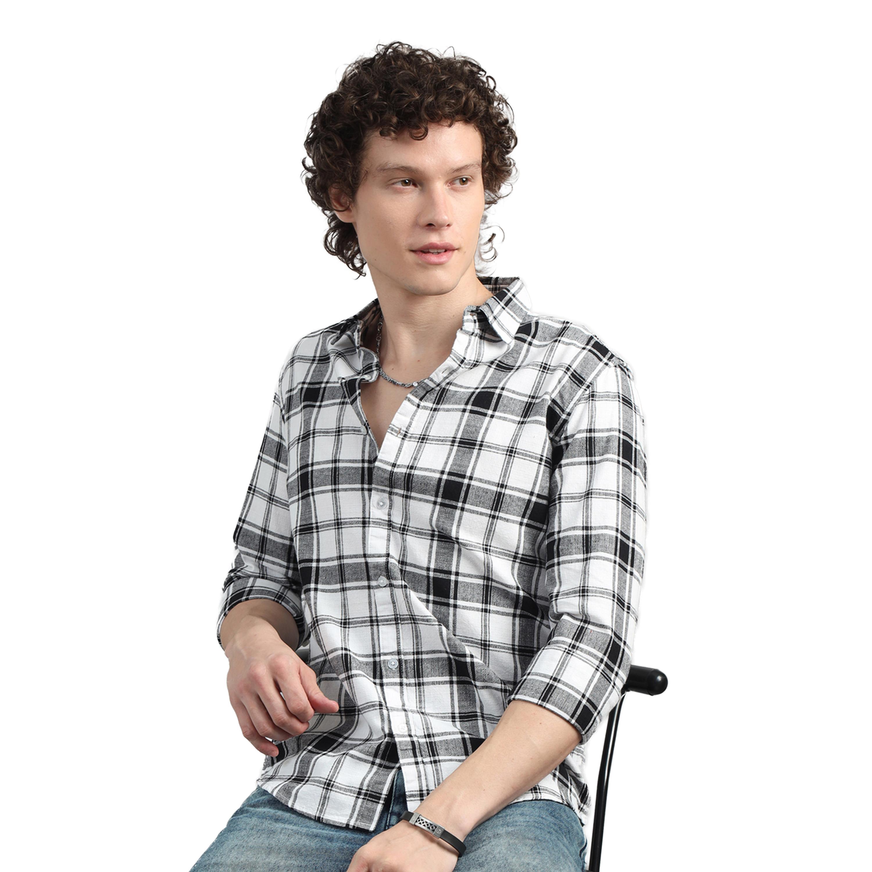 بوشيرت × ستايلي-  قميص ياقة منتشرة ومربعات قصّة عادية-men-clothing-shirts-image-1