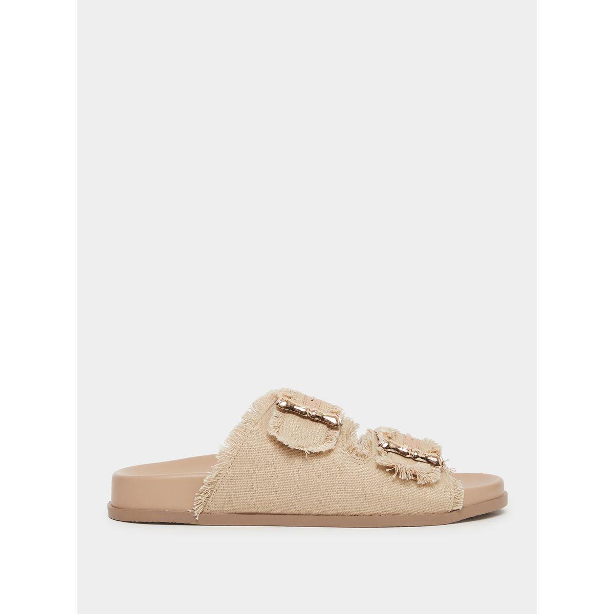 صندل مريح بحواف خام وإبزيم-women-shoes-sandals-flats-image-1