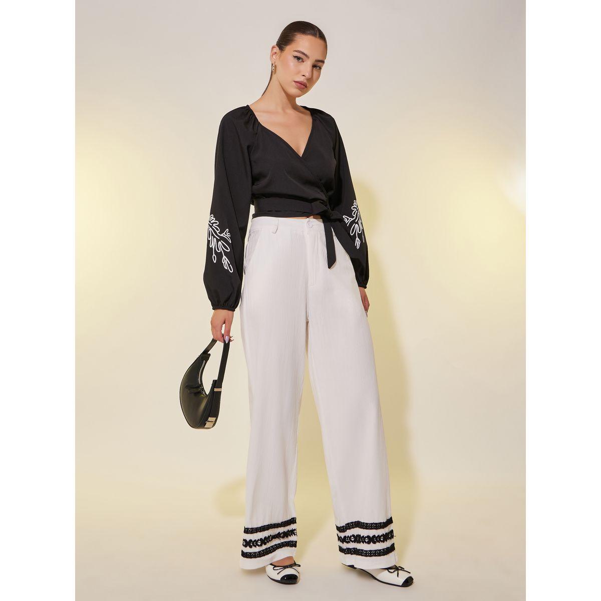 بلوزة بنمط لف وأكمام بالون مع تفاصيل ربطة-women-clothing-shirtsandblouses-blouses-image-2