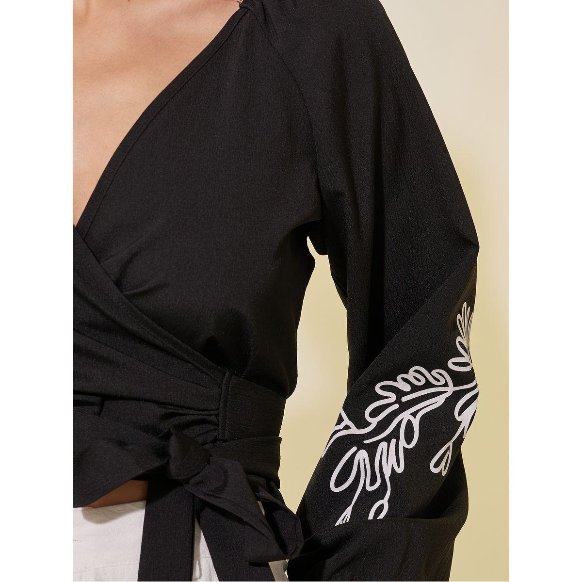 بلوزة بنمط لف وأكمام بالون مع تفاصيل ربطة-women-clothing-shirtsandblouses-blouses-image-3