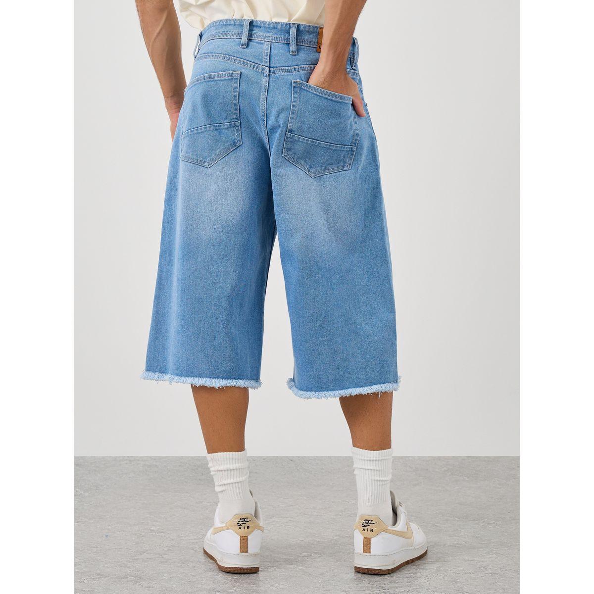 شورت فضفاض دنيم بحافة خام-men-clothing-bottoms-shorts-image-4