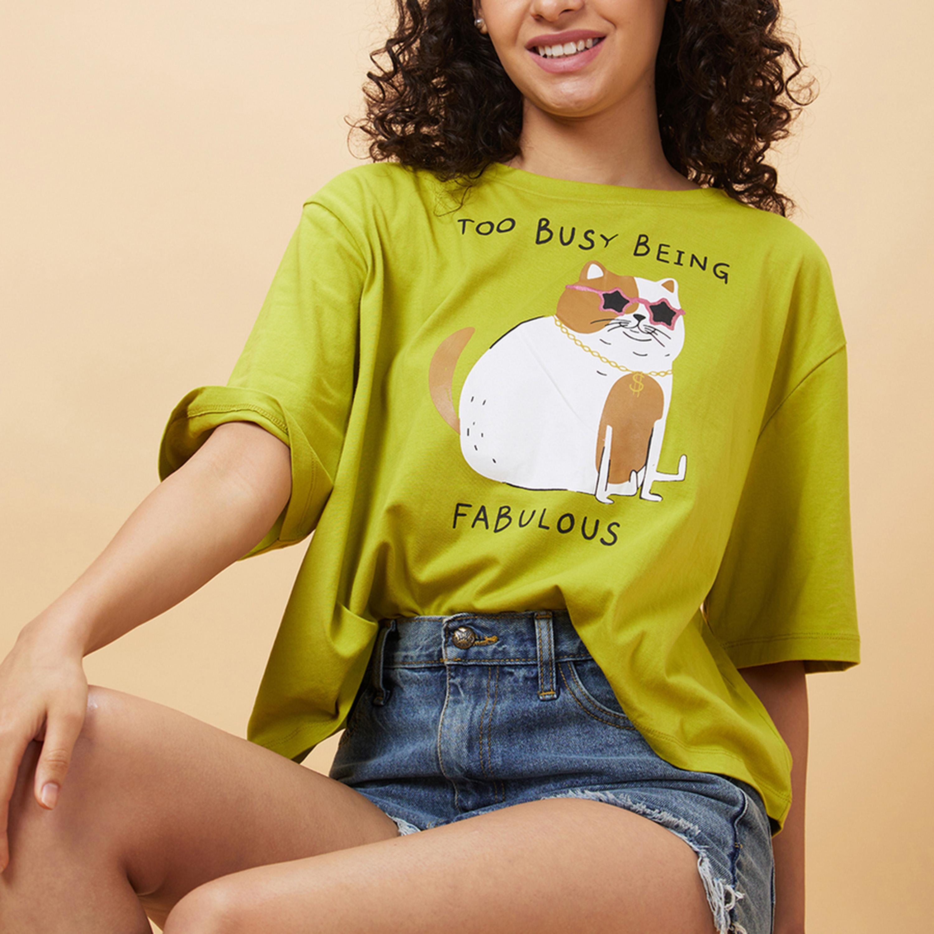 غلوبوس × ستايلي - تي شيرت بقصّة مربعة ورقبة مستديرة بطبعة جرافيكية-women-clothing-tshirts-image-1