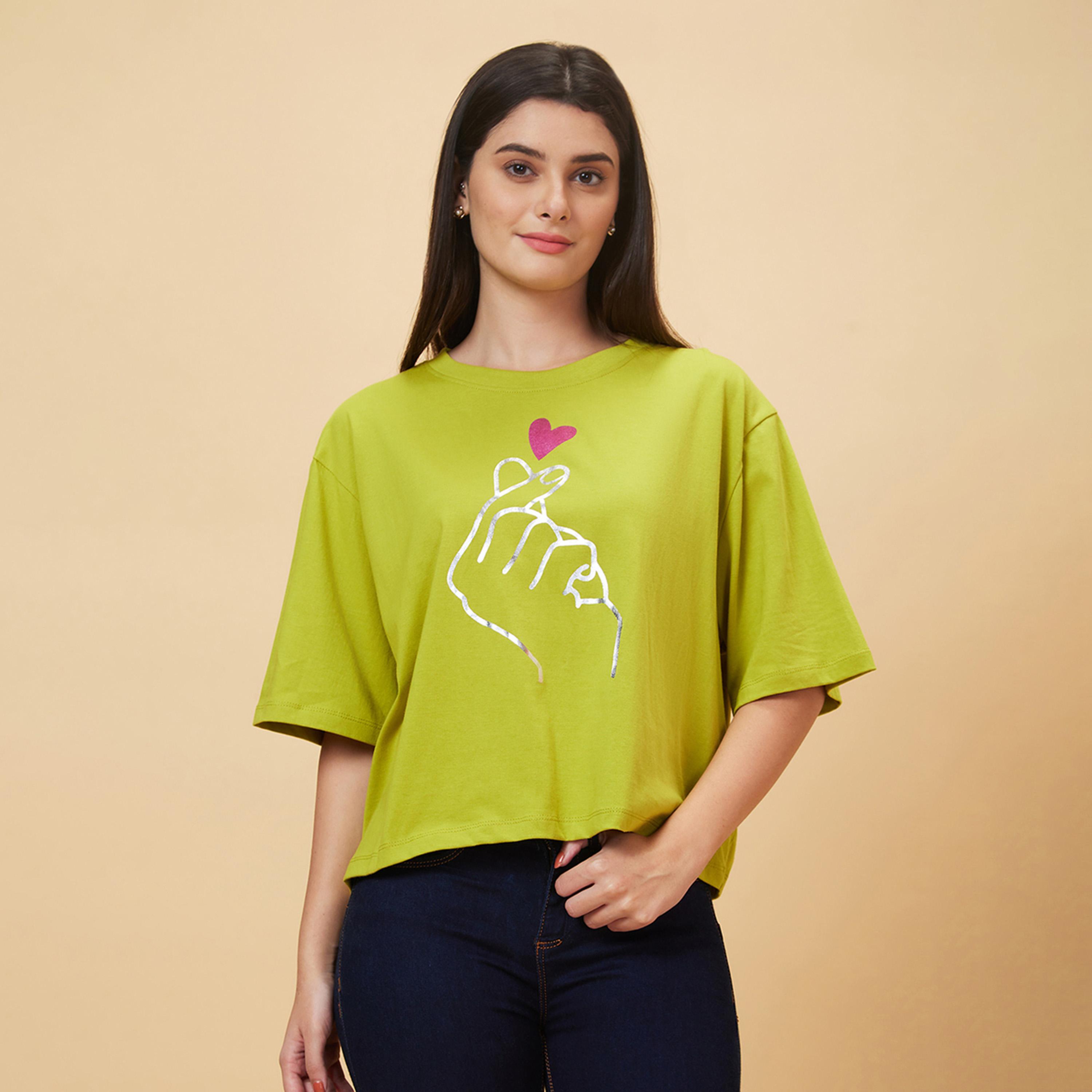 غلوبوس × ستايلي - تي شيرت كبير الحجم برقبة دائرية وطبعة جرافيكية-women-clothing-tshirts-image-2