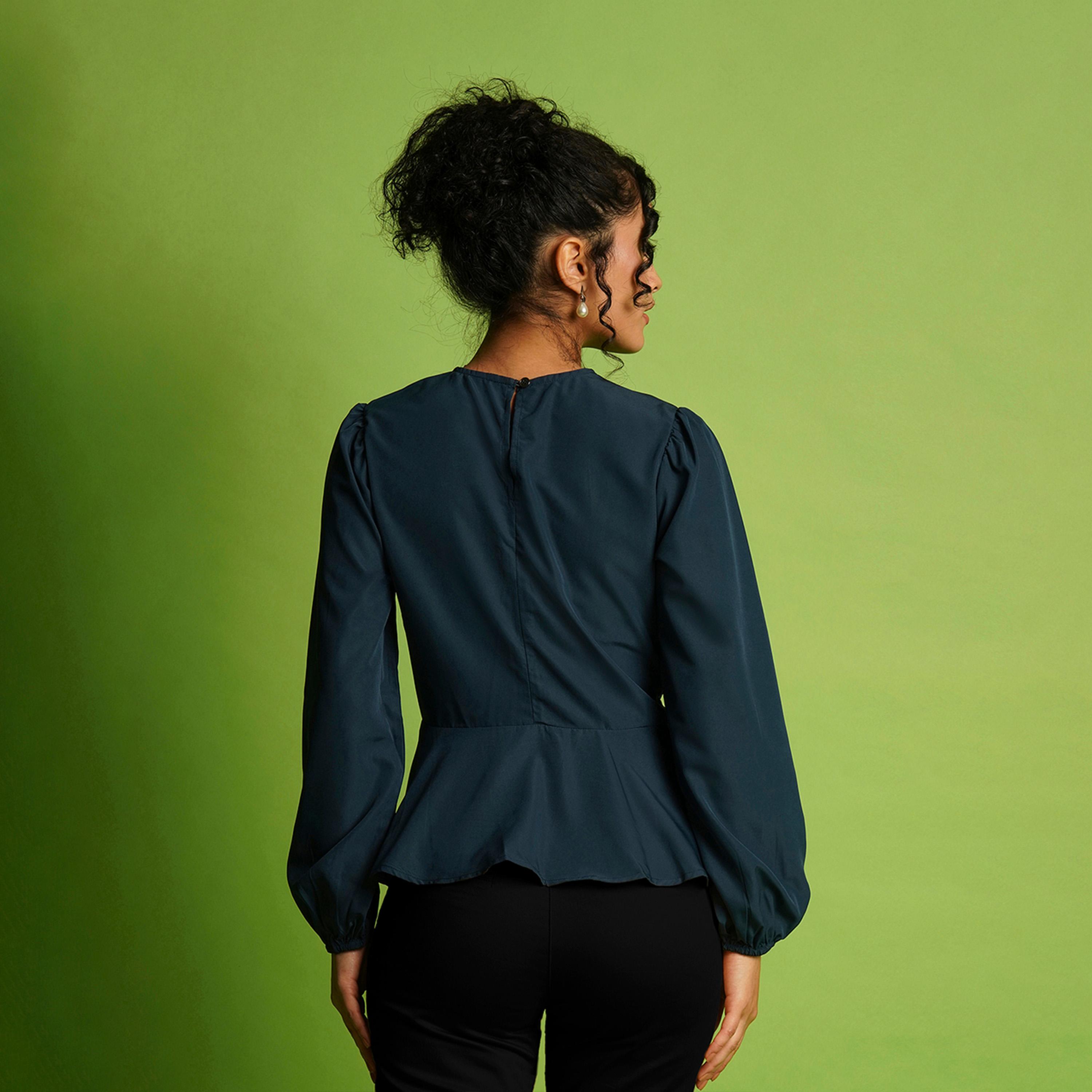 غلوبوس × ستايلي-  بلوزة من الكريب بأكمام بالون ورقبة على شكل حرف V مع تفاصيل ربط-women-clothing-shirtsandblouses-blouses-image-3