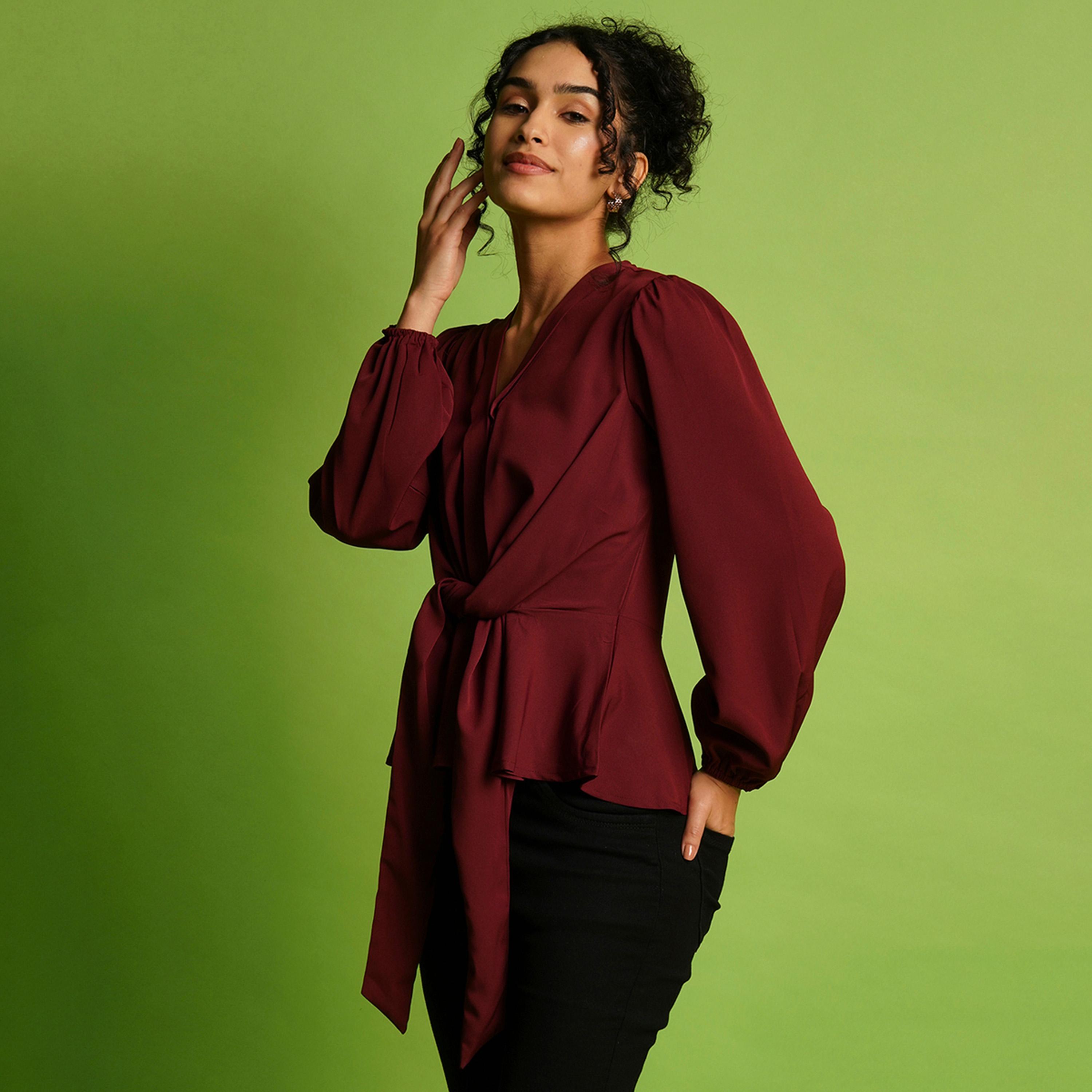 غلوبوس × ستايلي - بلوزة من الكريب بأكمام منفوخة ورقبة على شكل V مع تفاصيل رباط-women-clothing-shirtsandblouses-blouses-image-2