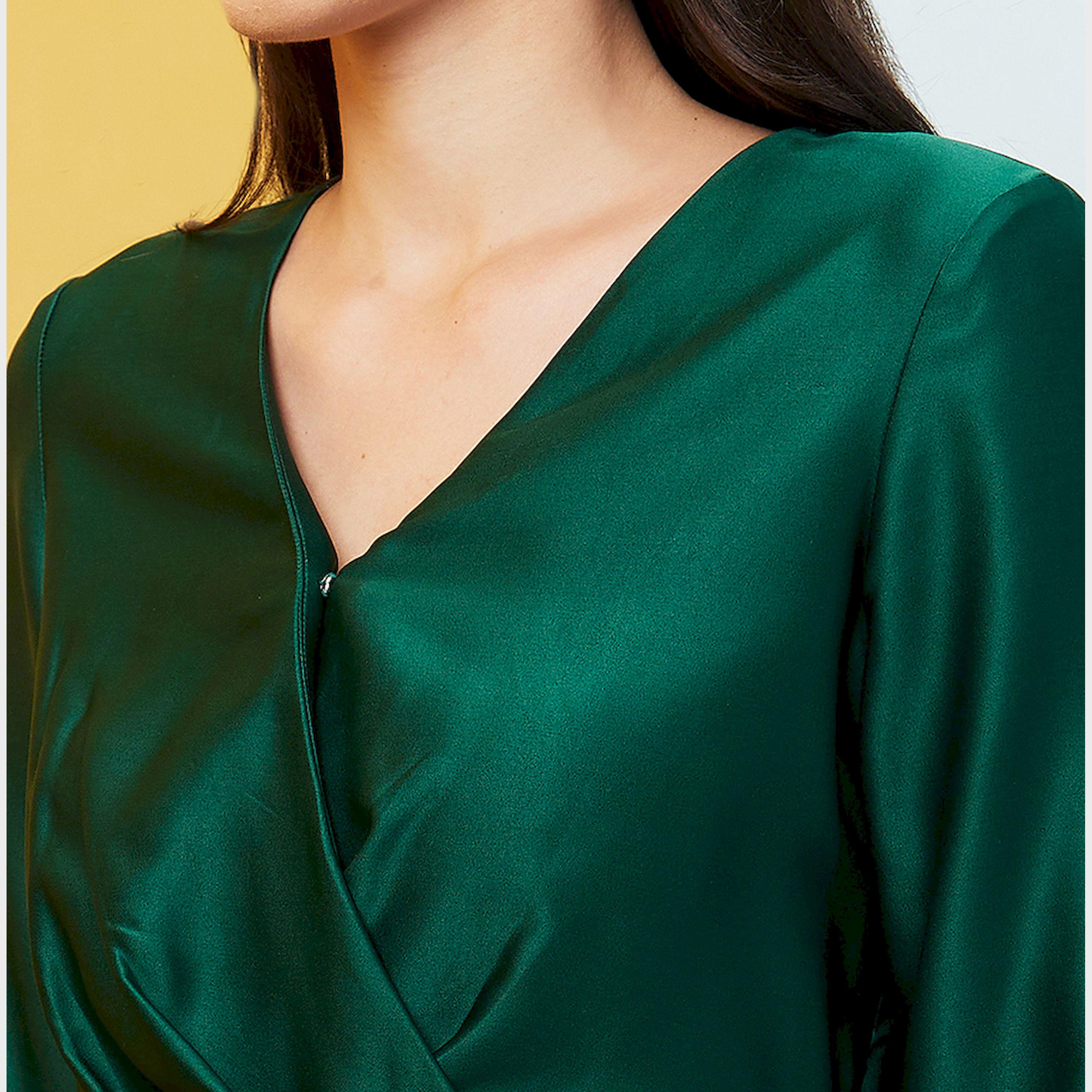 غلوبوس × ستايلي - بلوزة ساتان سادة بفتحة رقبة على شكل V-women-clothing-shirtsandblouses-blouses-image-4