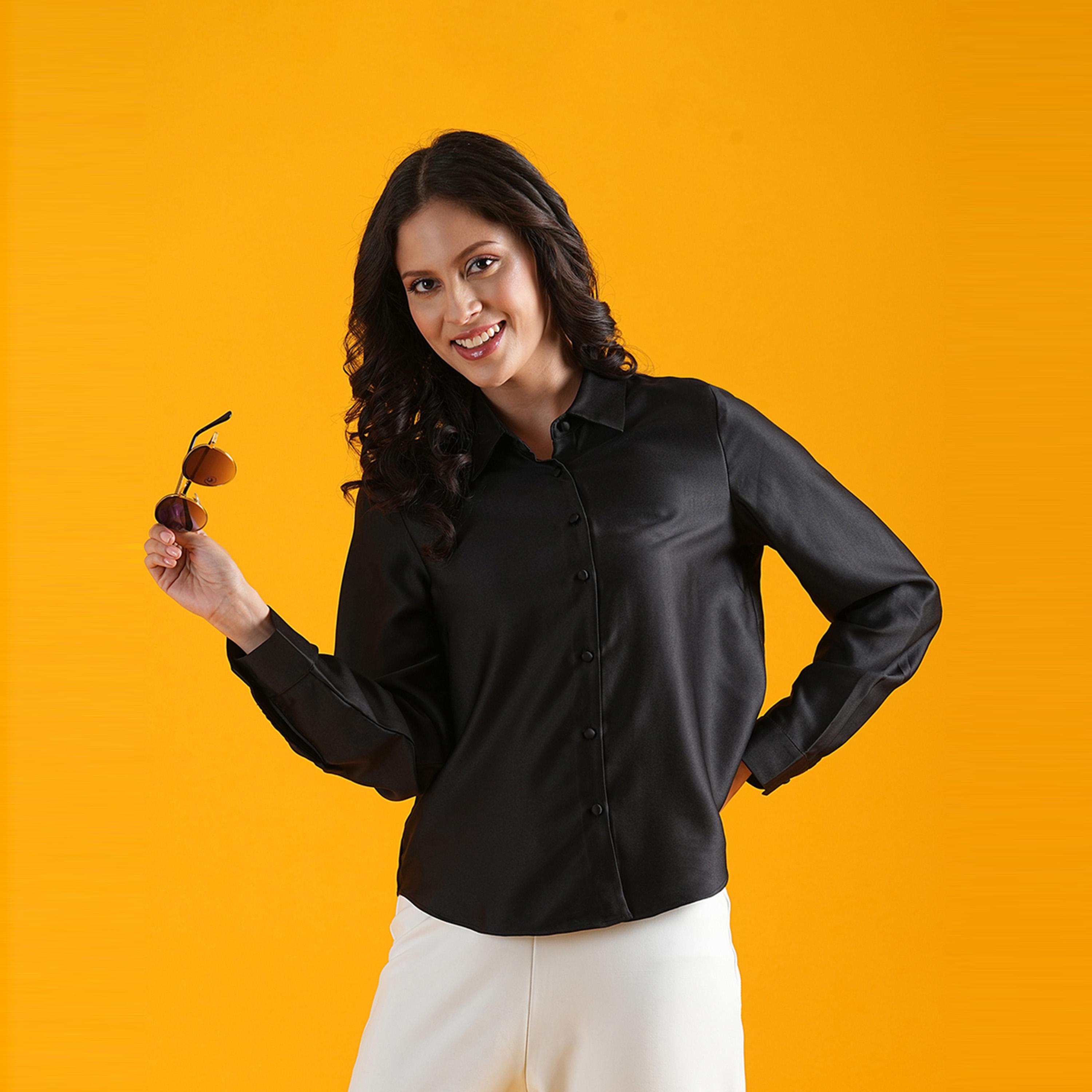 غلوبوس × ستايلي - قميص سادة بياقة واسعة وحافة منحنية وأزرار-women-clothing-shirtsandblouses-shirts-image-5