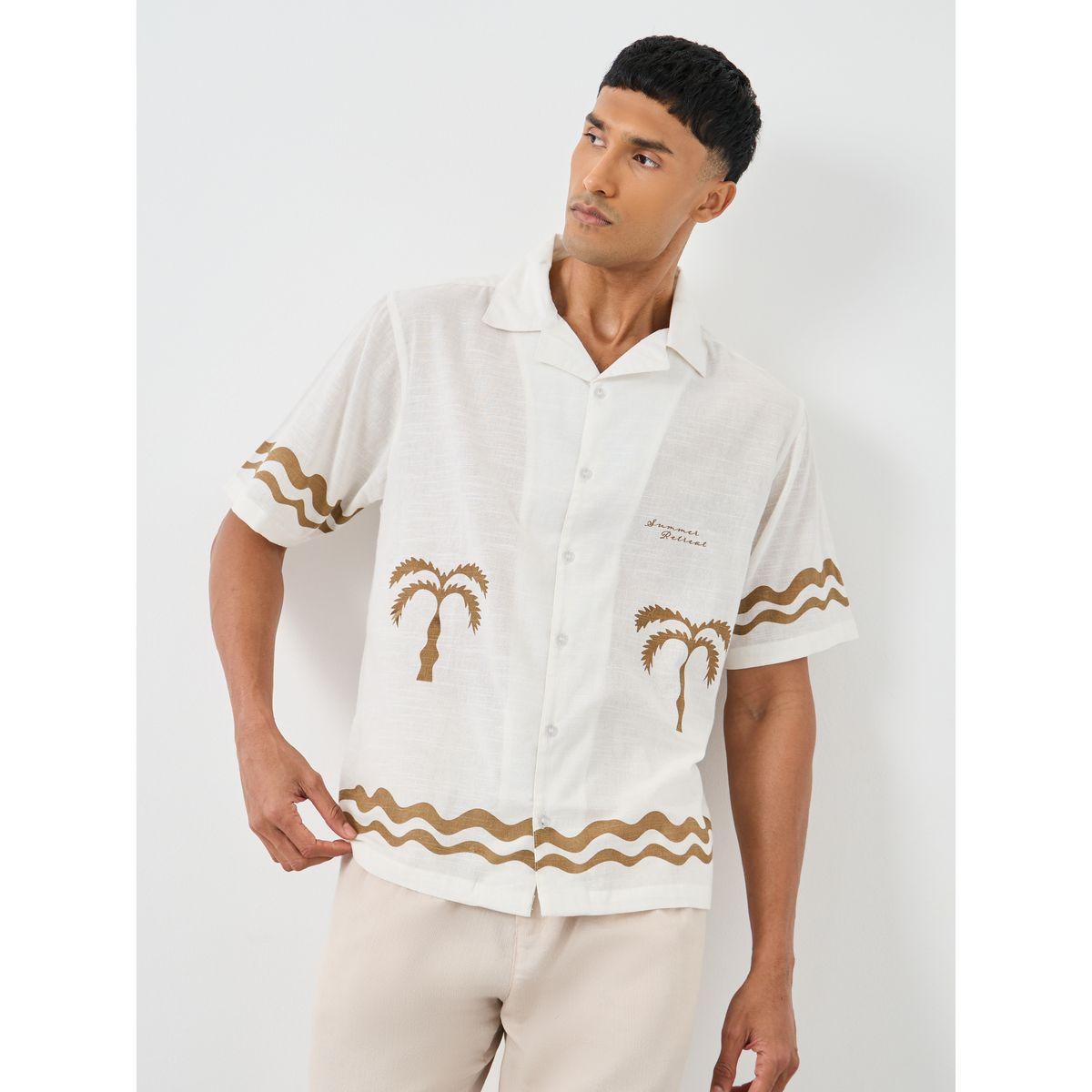 قميص بقصة مريحة وتفاصيل طباعة جرافيك-men-clothing-shirts-image-1