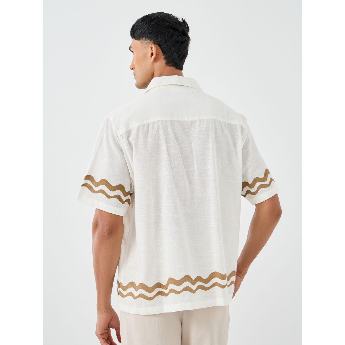 قميص بقصة مريحة وتفاصيل طباعة جرافيك-men-clothing-shirts-image-4