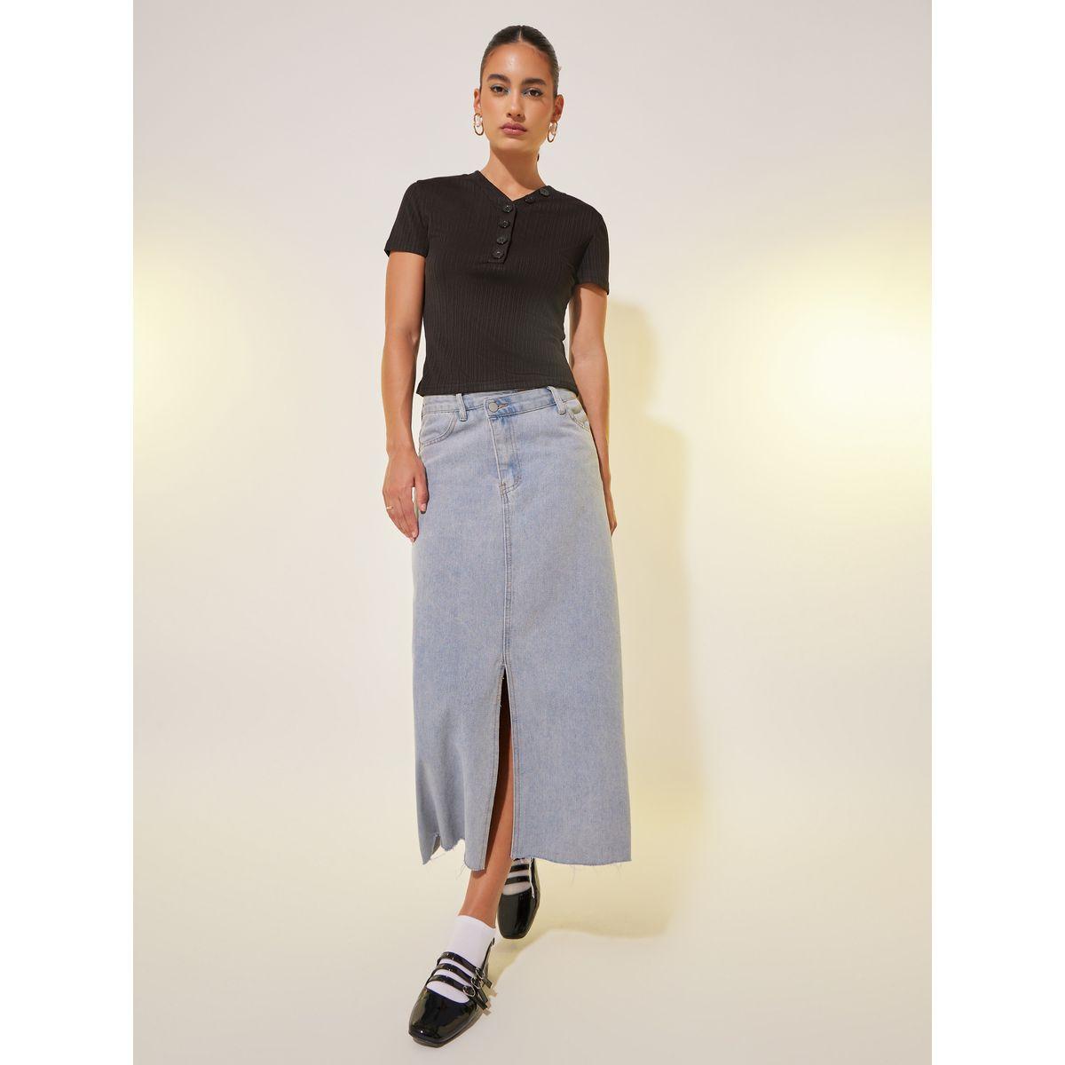 Styli Solid Textured V-Neck Buttoned Top-women-clothing-shirtsandblouses-blouses-image-2