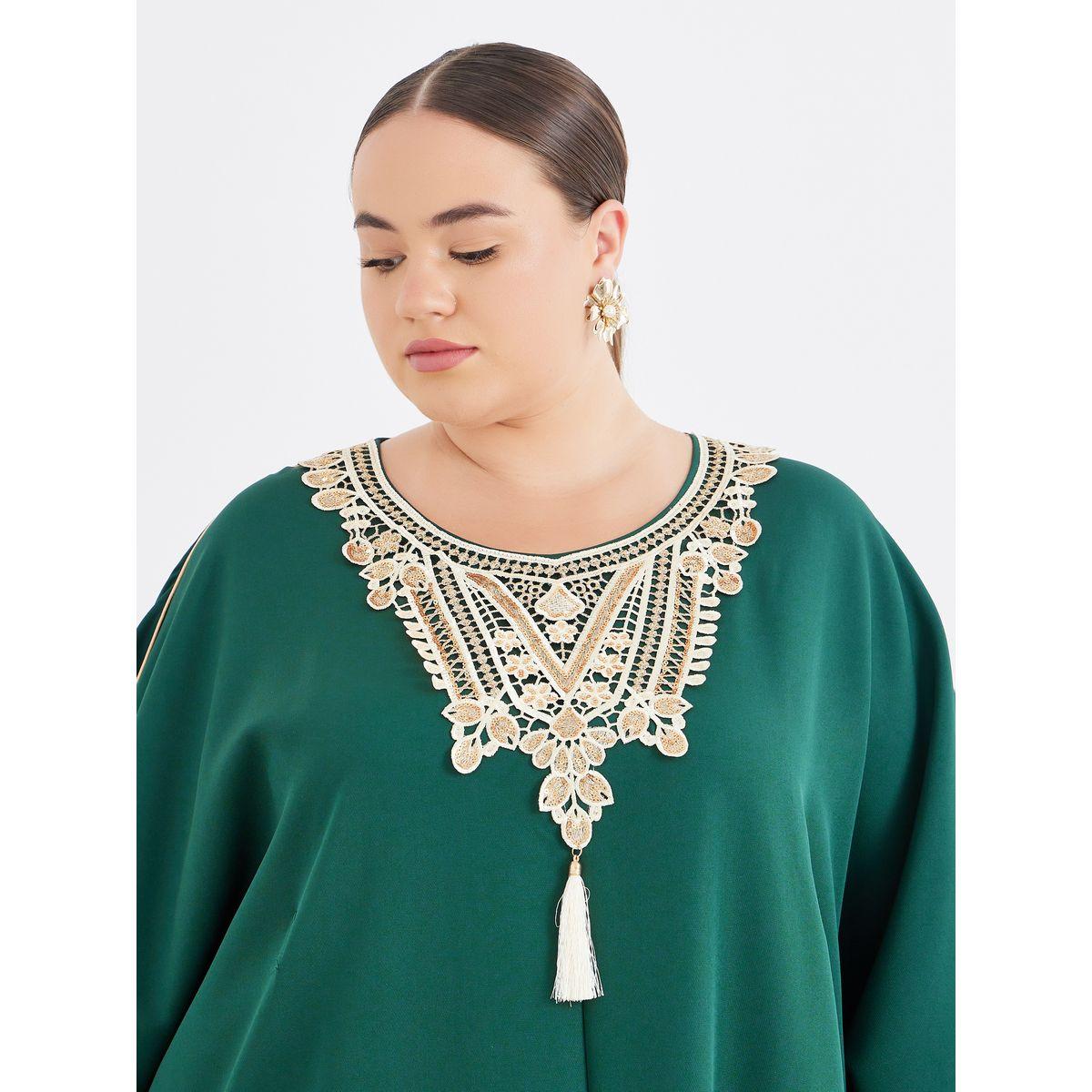 Styli Plus Green Kaftan with Lace Patch Detail-women-arabicclothing-kaftan-image-3